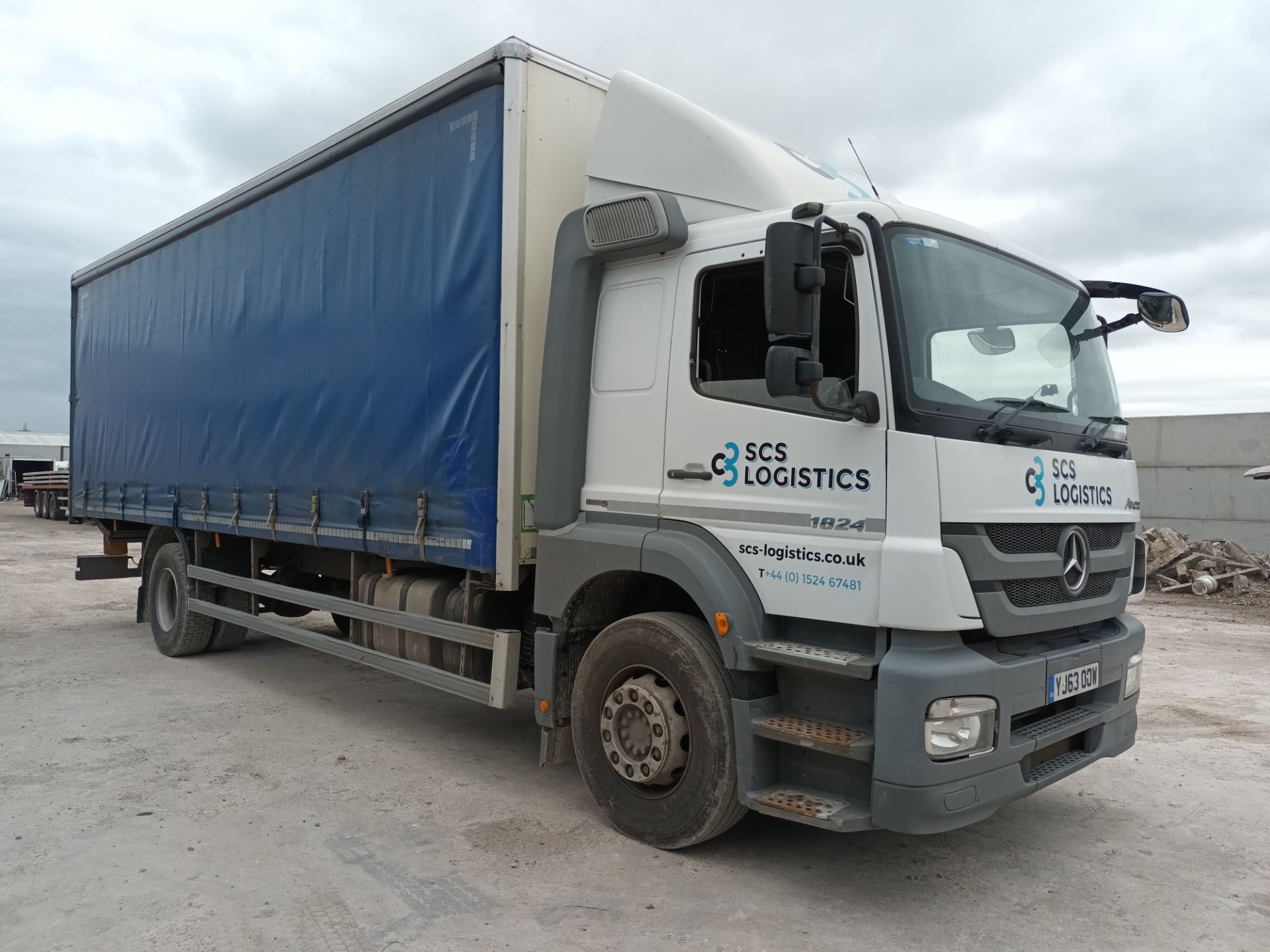 2013 Mercedes Axor 1824 rigid cutainside truck - Image 3 of 11