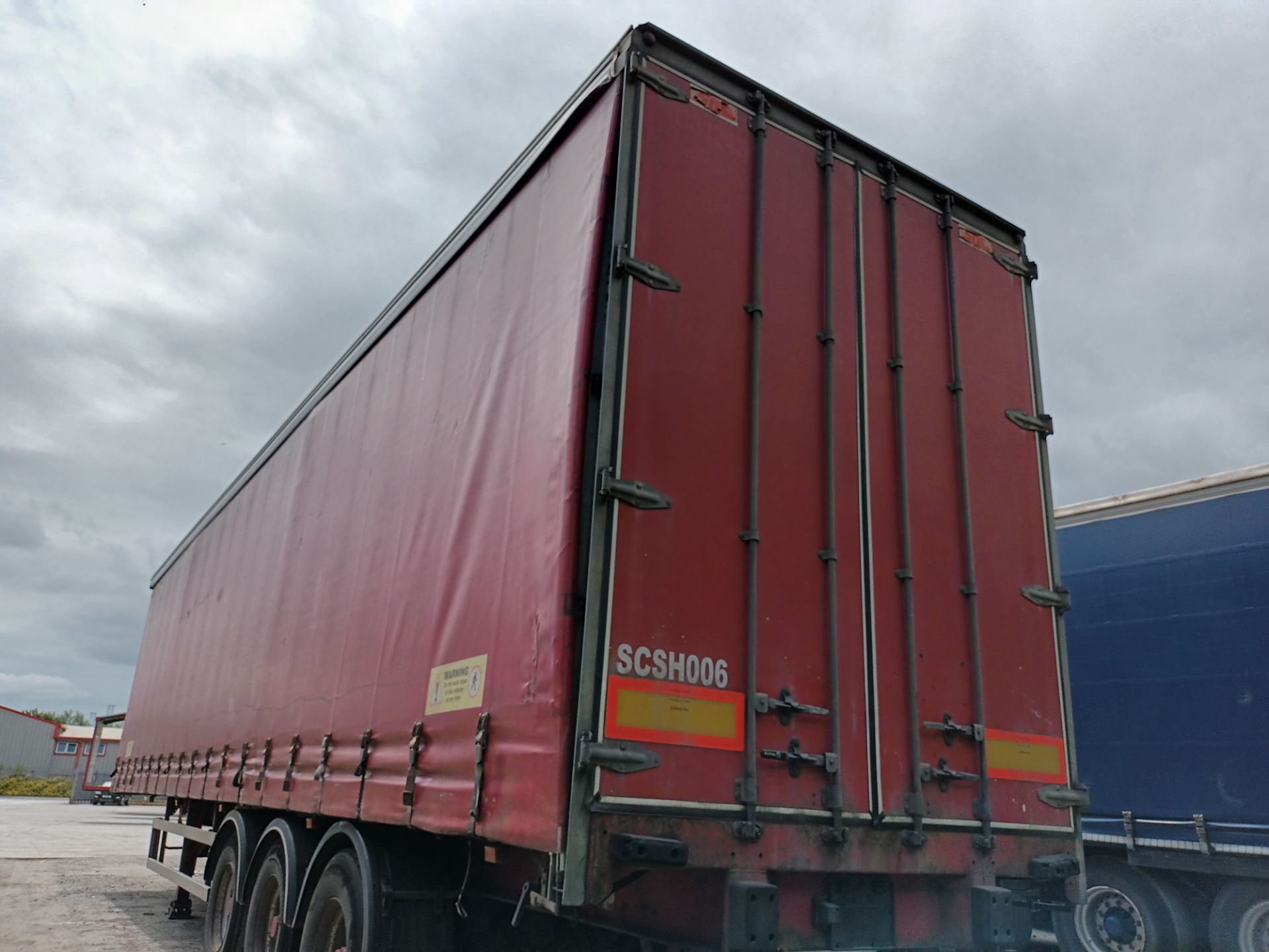 SDC Trailers tri-axle curtainside trailer - Image 4 of 8