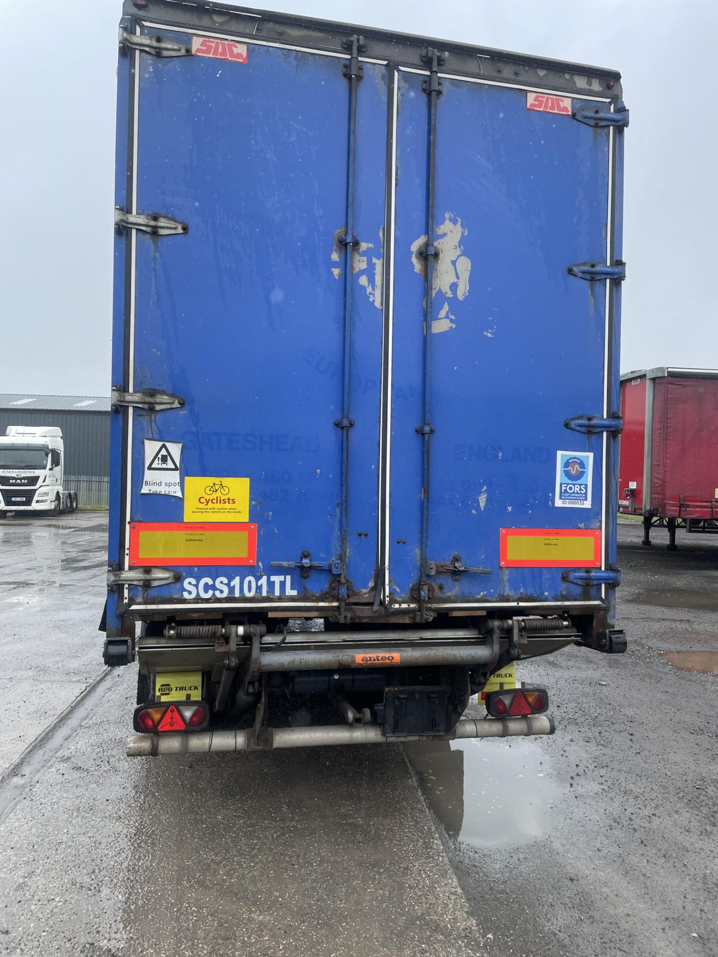 SDC T tri-axle curtainside trailer - Image 4 of 12