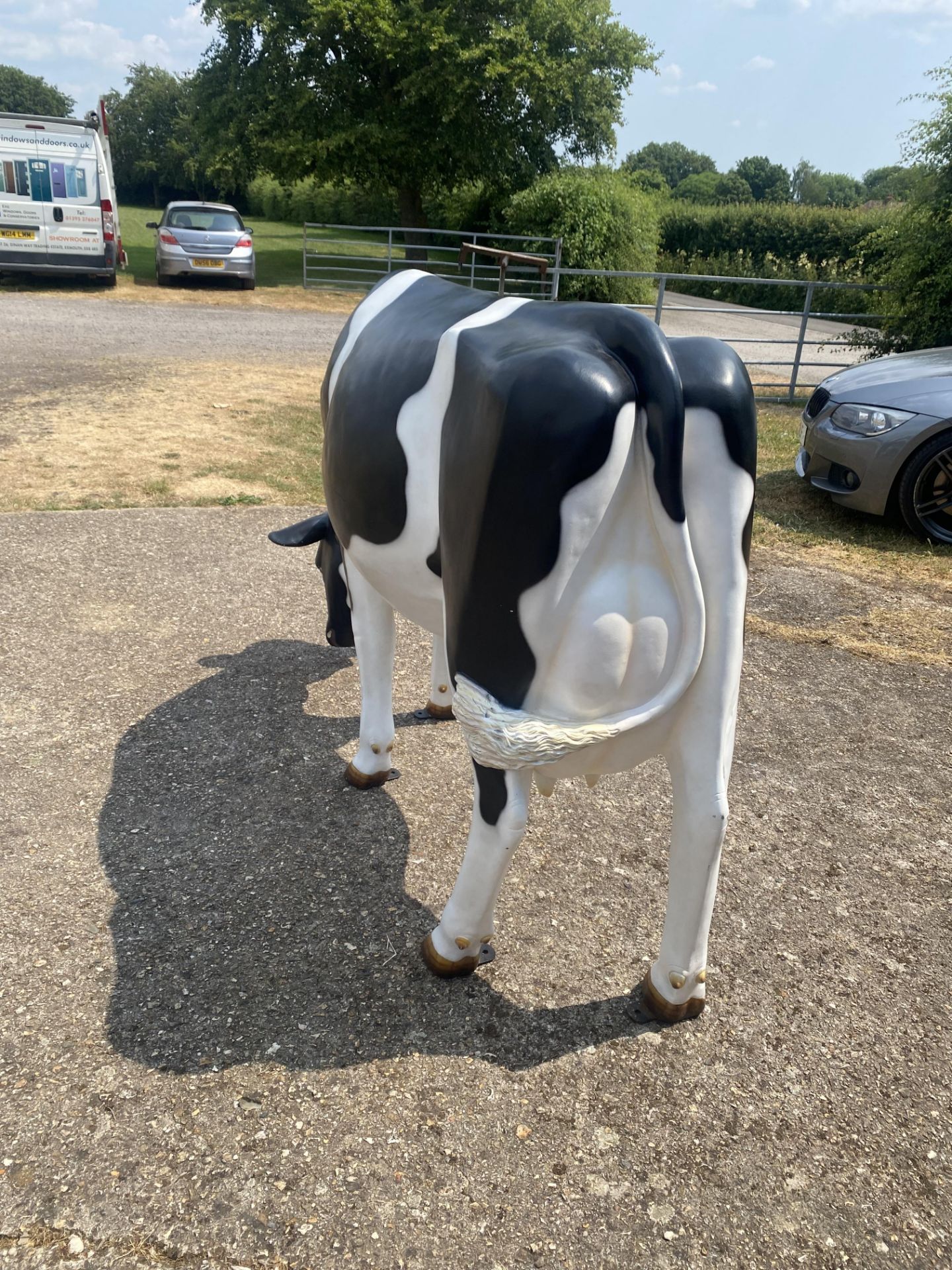 Resin cow, 215cm length x 60cm width x 130cm height (approx sizes) - Image 2 of 4