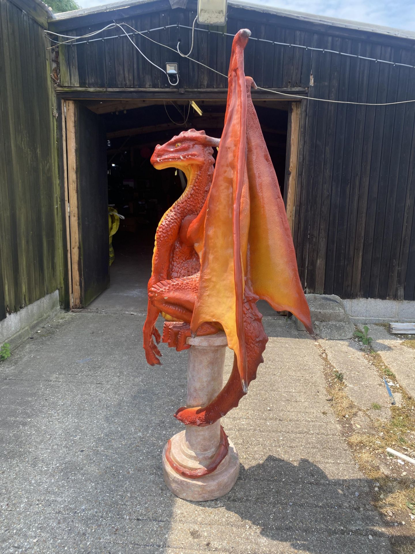 Ornamental resin dragon, 215cm height x 82cm width (approx sixes) - Image 2 of 5