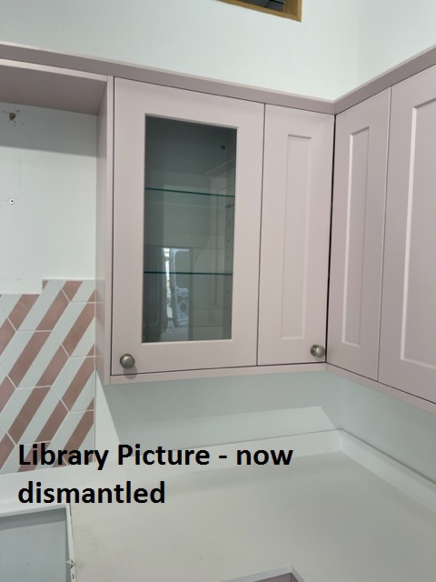 Ex-showroom display kitchen, chalky pink (dismantled), comprising of: 1 x 1000mm 2-drawer unit 1 x - Image 2 of 3