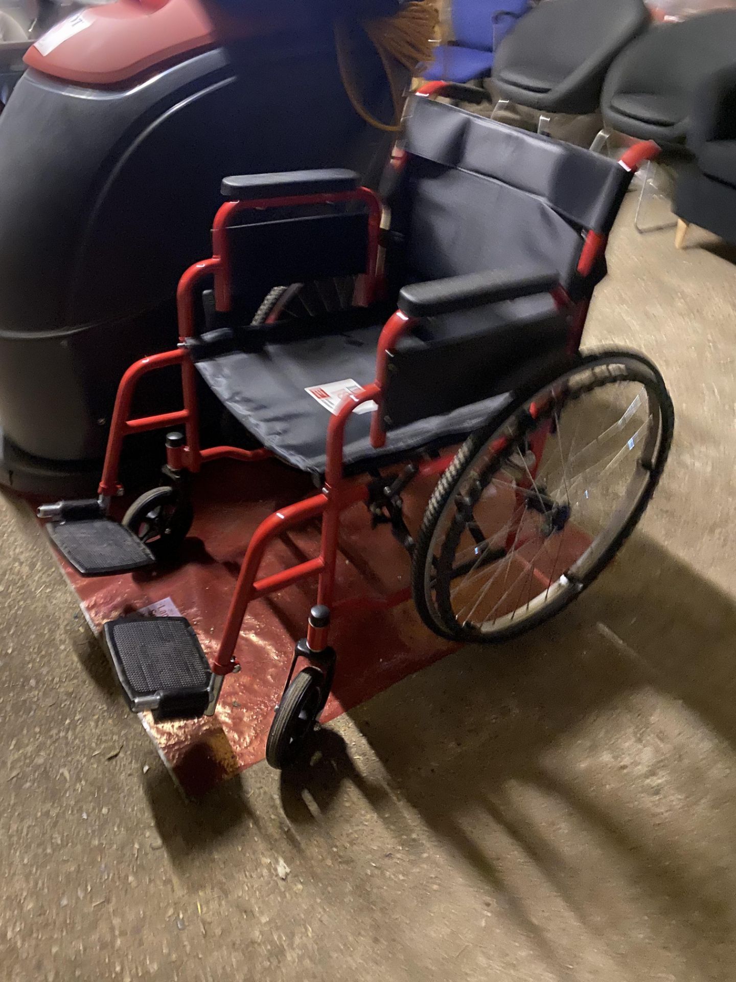 Red metal framed adult wheelchair - Image 2 of 3