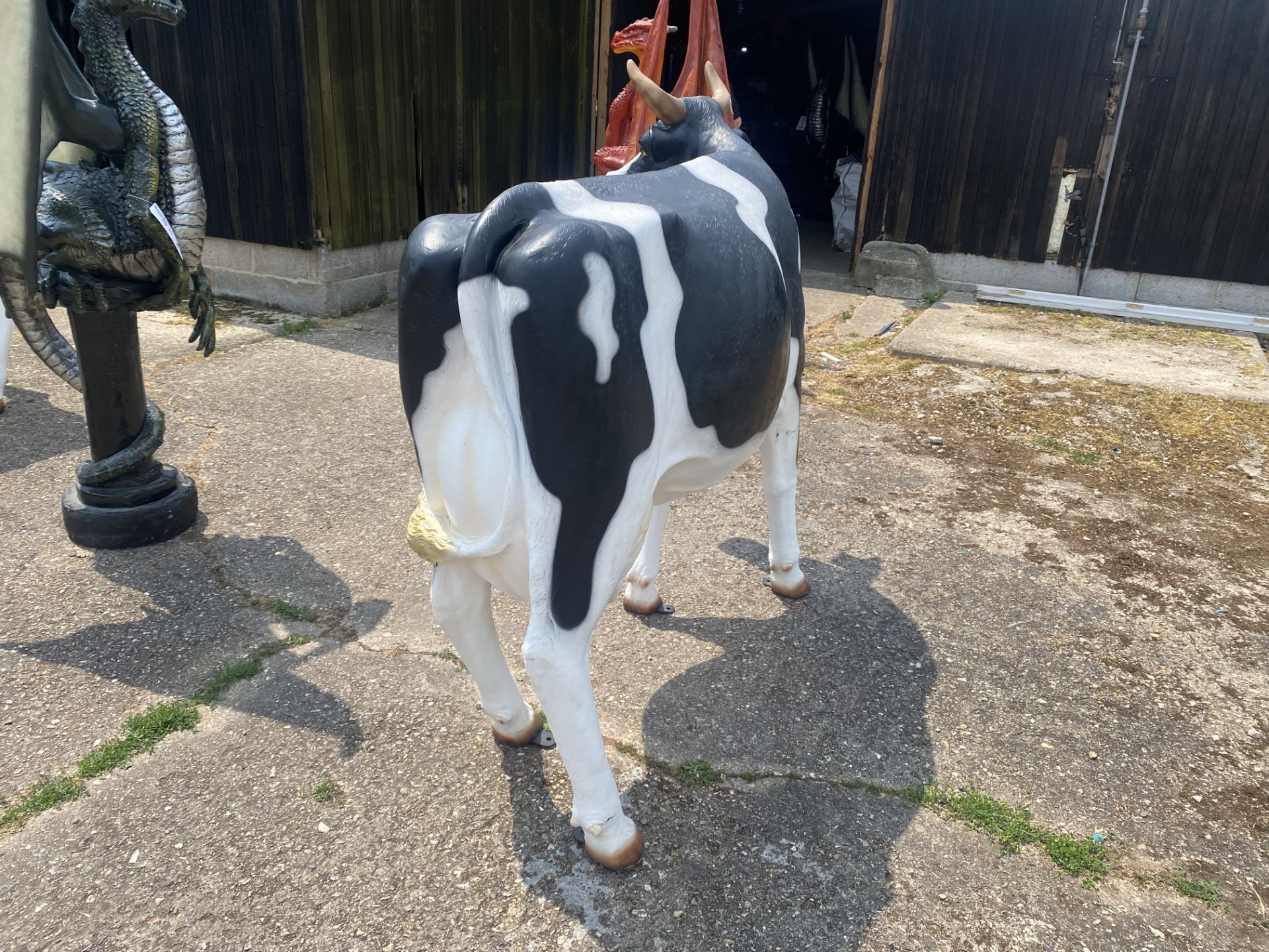 Resin cow, 215cm length x 60cm width x 130cm height (approx sizes) - Image 3 of 4