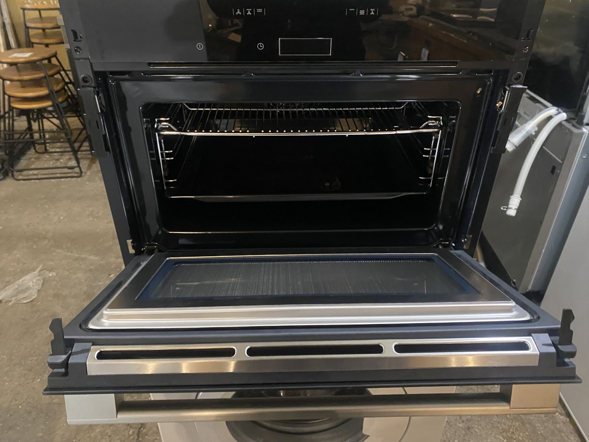Neff integrated single oven & grill, type HT6B3MCO, 240v - Image 2 of 3