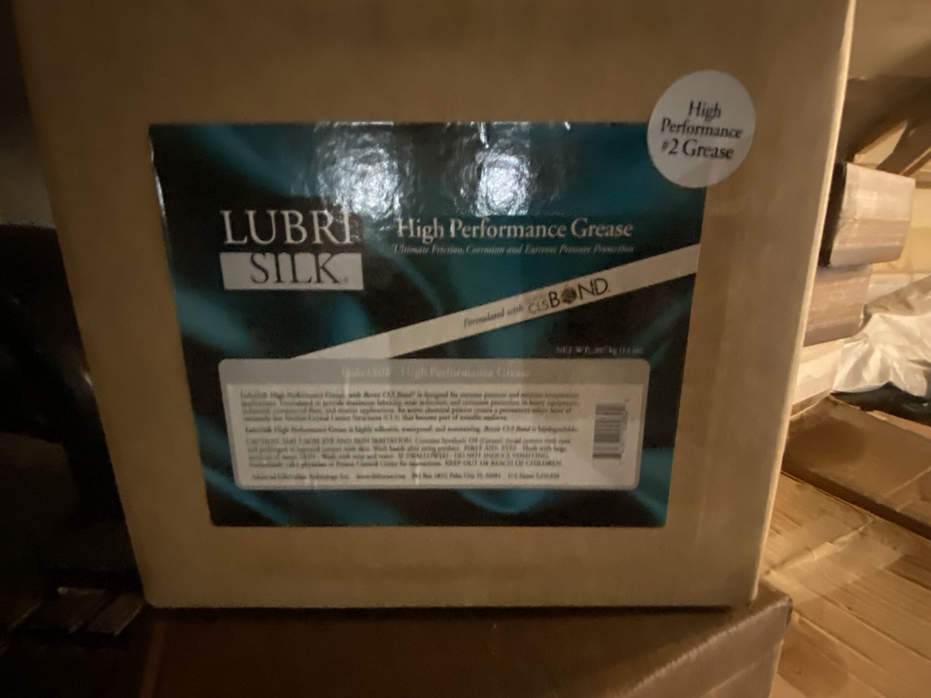Nineteen tubs of Lubri Silk high performance grease and 60 x 14 fluid ounces tubes - Image 2 of 4
