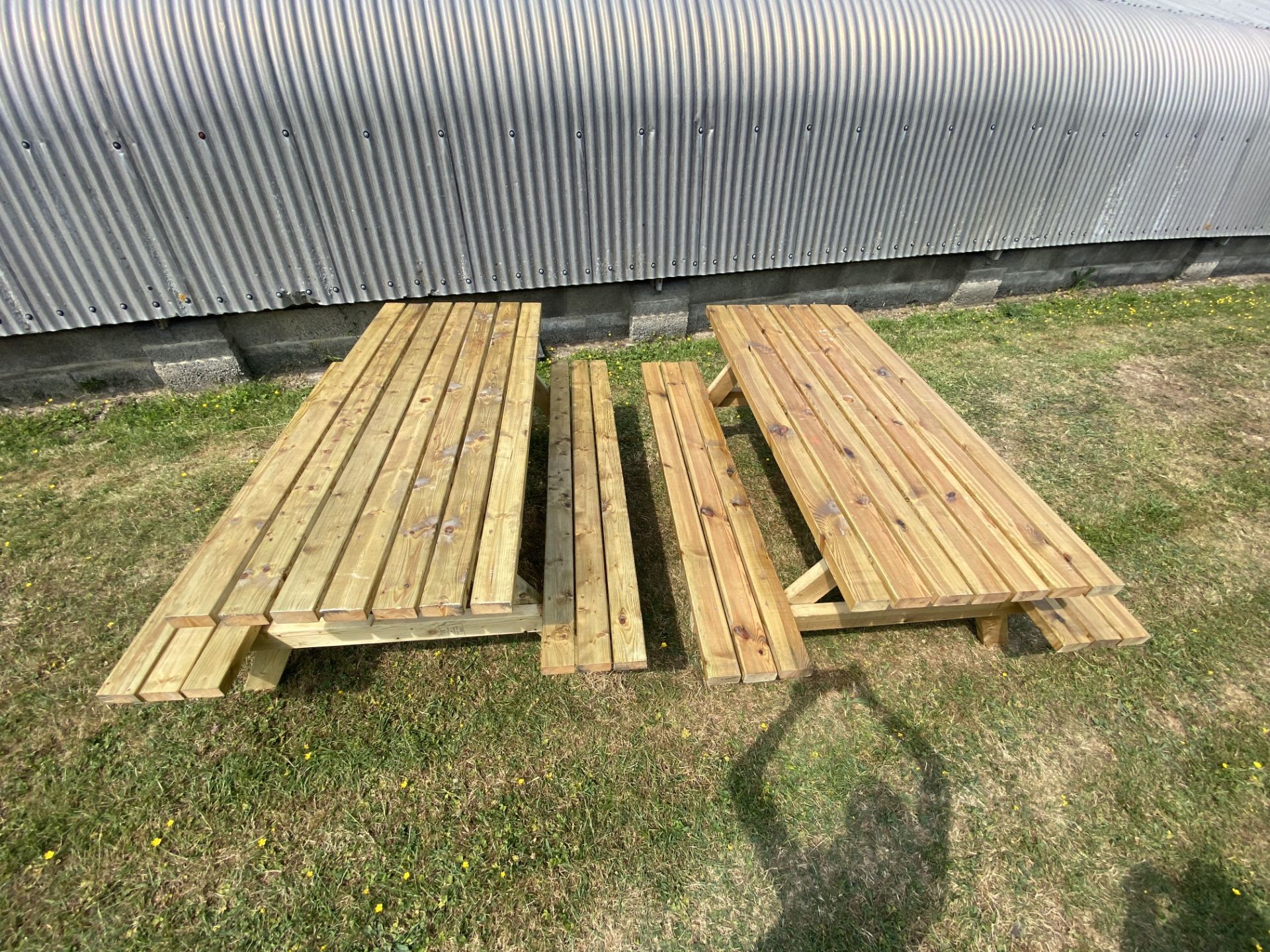 Two wooden garden benches, approx 180 x 140 x 74cm - Image 2 of 3