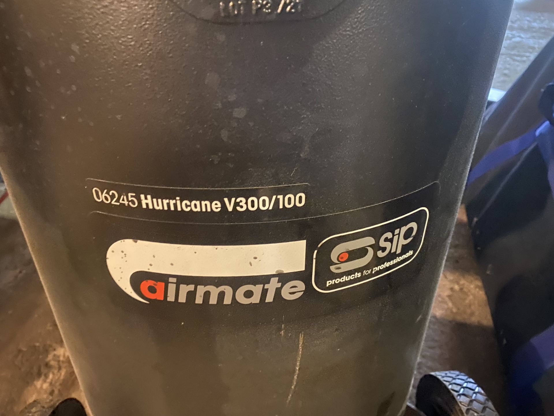 SIP Airmate 06245 Hurricane V300-100 portable compressor, 240v - Image 2 of 4