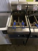 Double basket single fryer, estimated 40 ltr capacity (please note: this lot will need deep cleaning