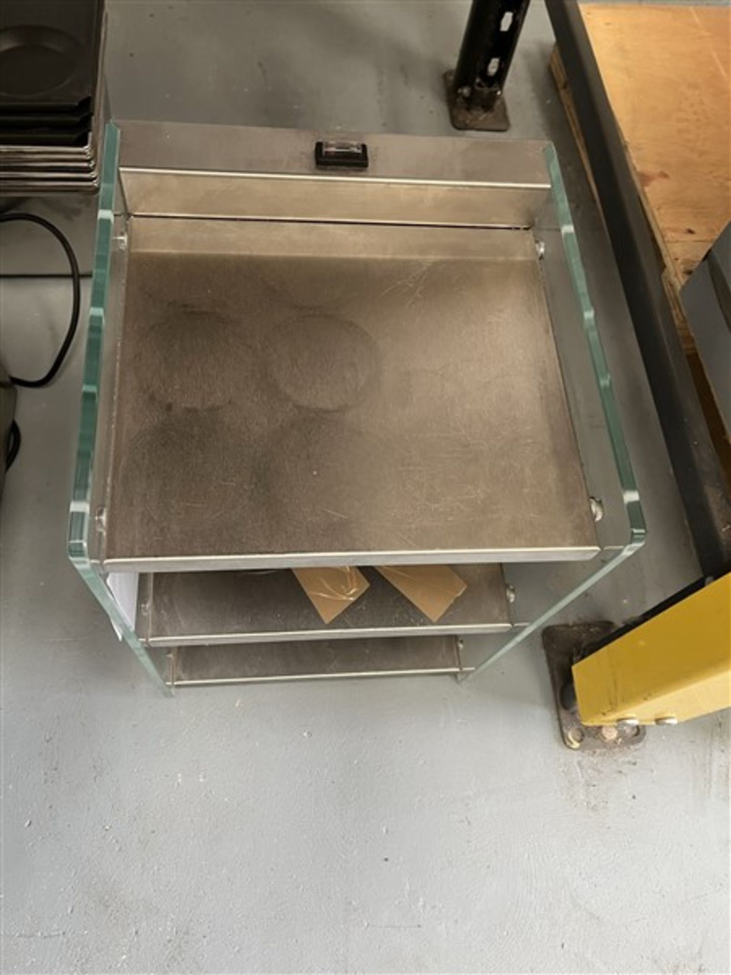 Triple shelf open fronted warming cabinet (240v) - Image 3 of 4