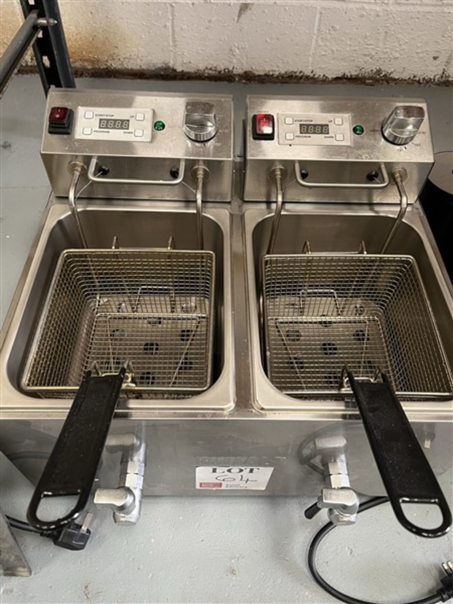 Buffalo stainless steel bench top twin fryer, model FC375, serial no. 202112022716 - Image 2 of 4