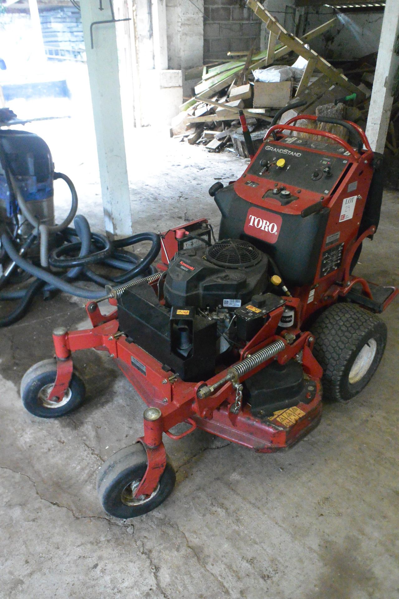 Toro compact grandstand turbo 40" stand-on side discharge mower (2018) - Image 2 of 7
