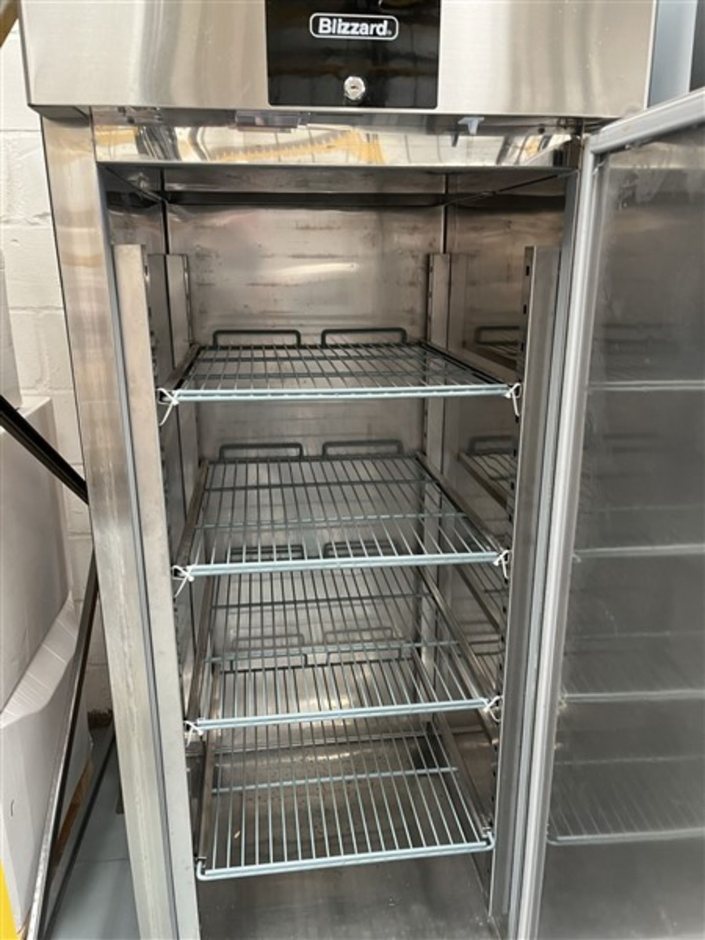 Blizzard BR1SS stainless steel refrigerator, serial o. 6364 1419 2202 0106 - Image 2 of 4