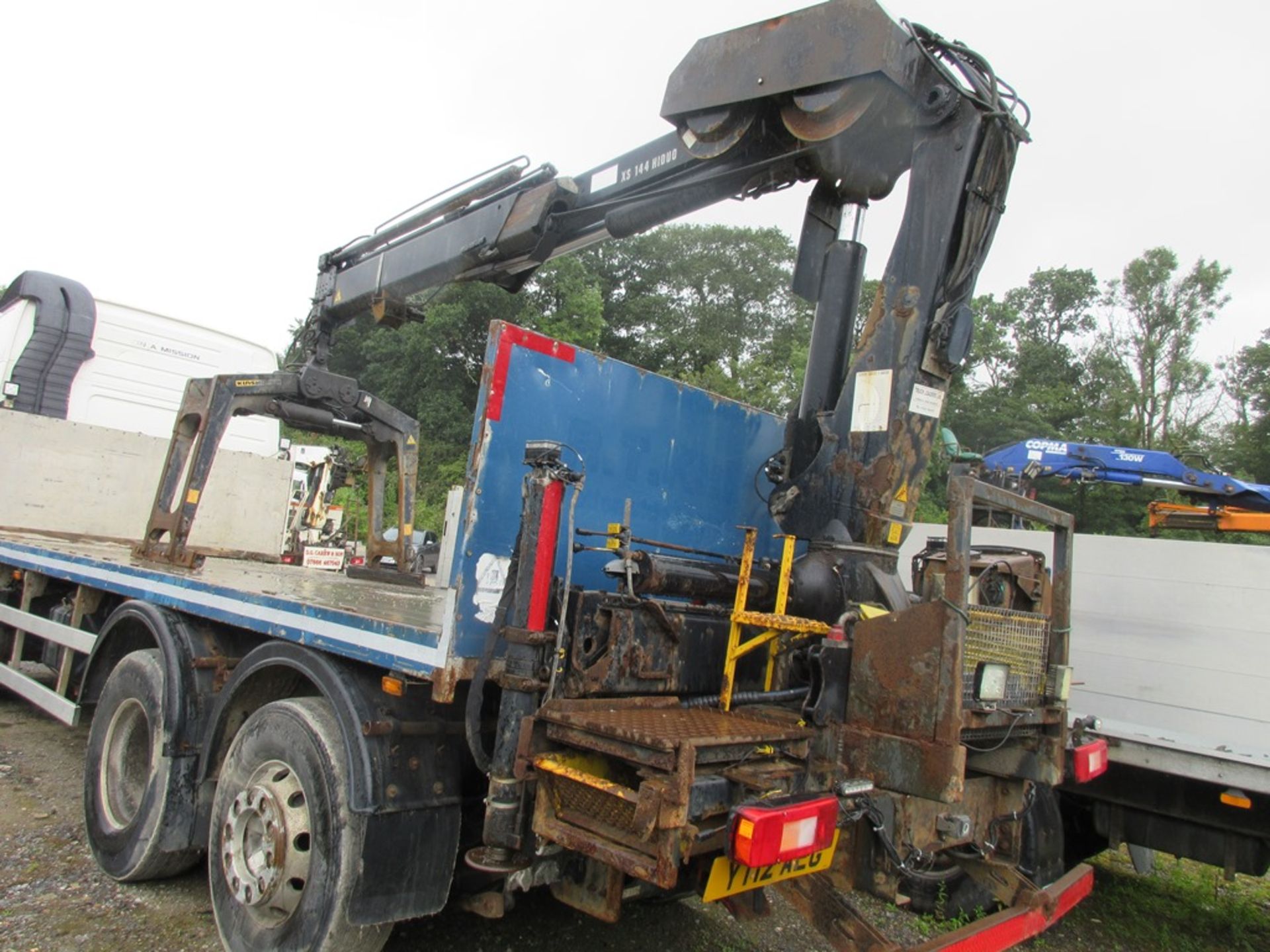 Volvo FM 450 6 x 2 rear lift/rear steer flat bed lorry, 10,837cc, gross weight 26,000kg - Image 11 of 23