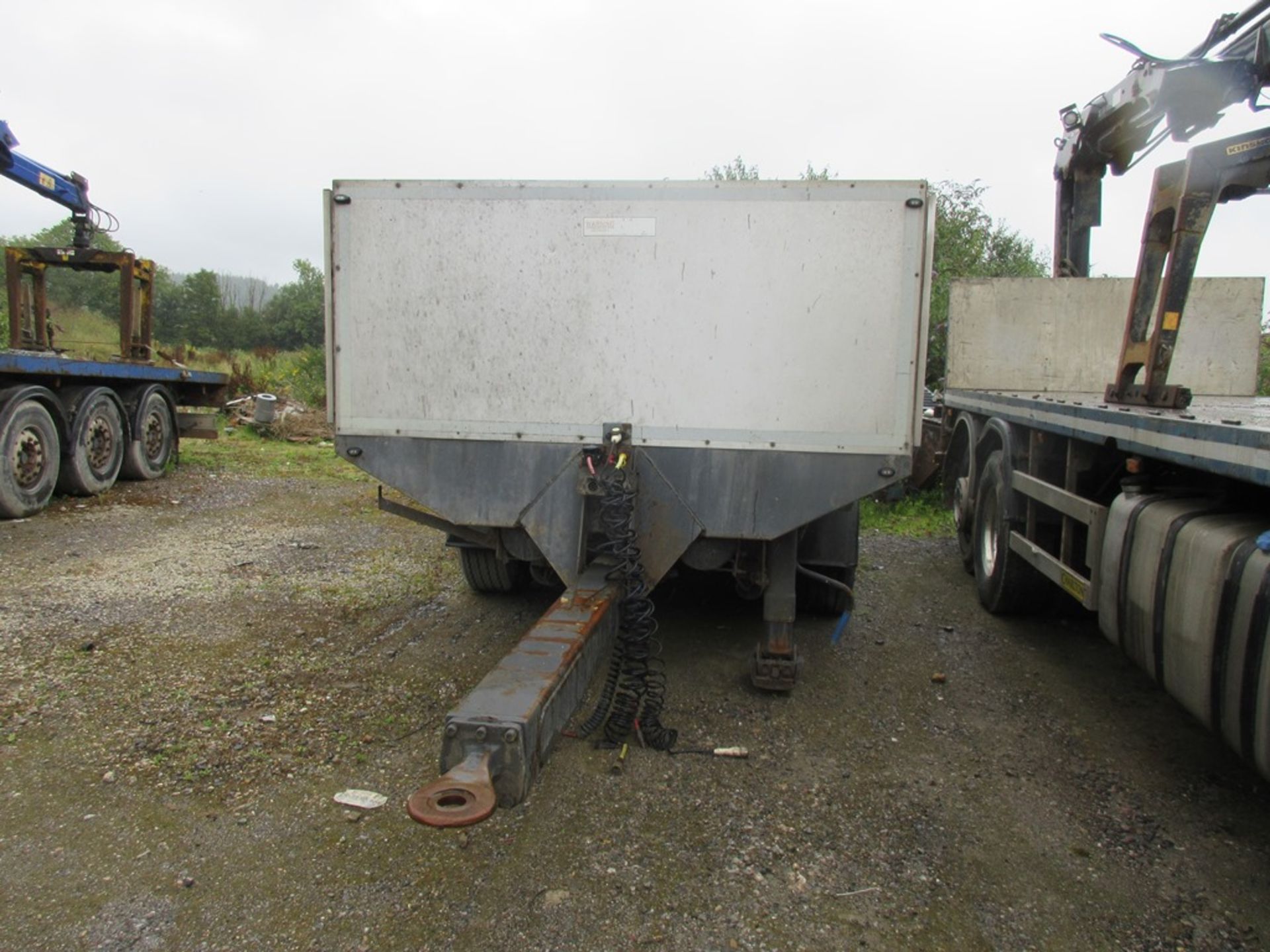 Abel tri-axle draw bar drop side flat bed trailer, model DB24CCA3R, serial no 3144.04 (2008) - bed - Image 3 of 10