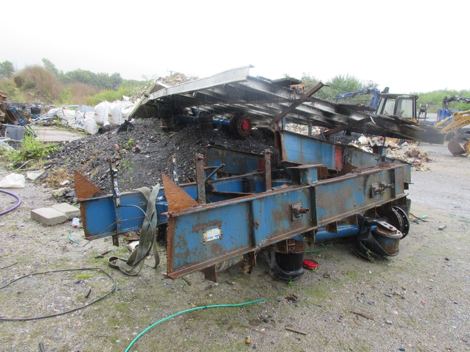 Various trailers and chassis cabs including Volvo chassis and cab, part trailer bed, cut up chassis, - Image 9 of 13