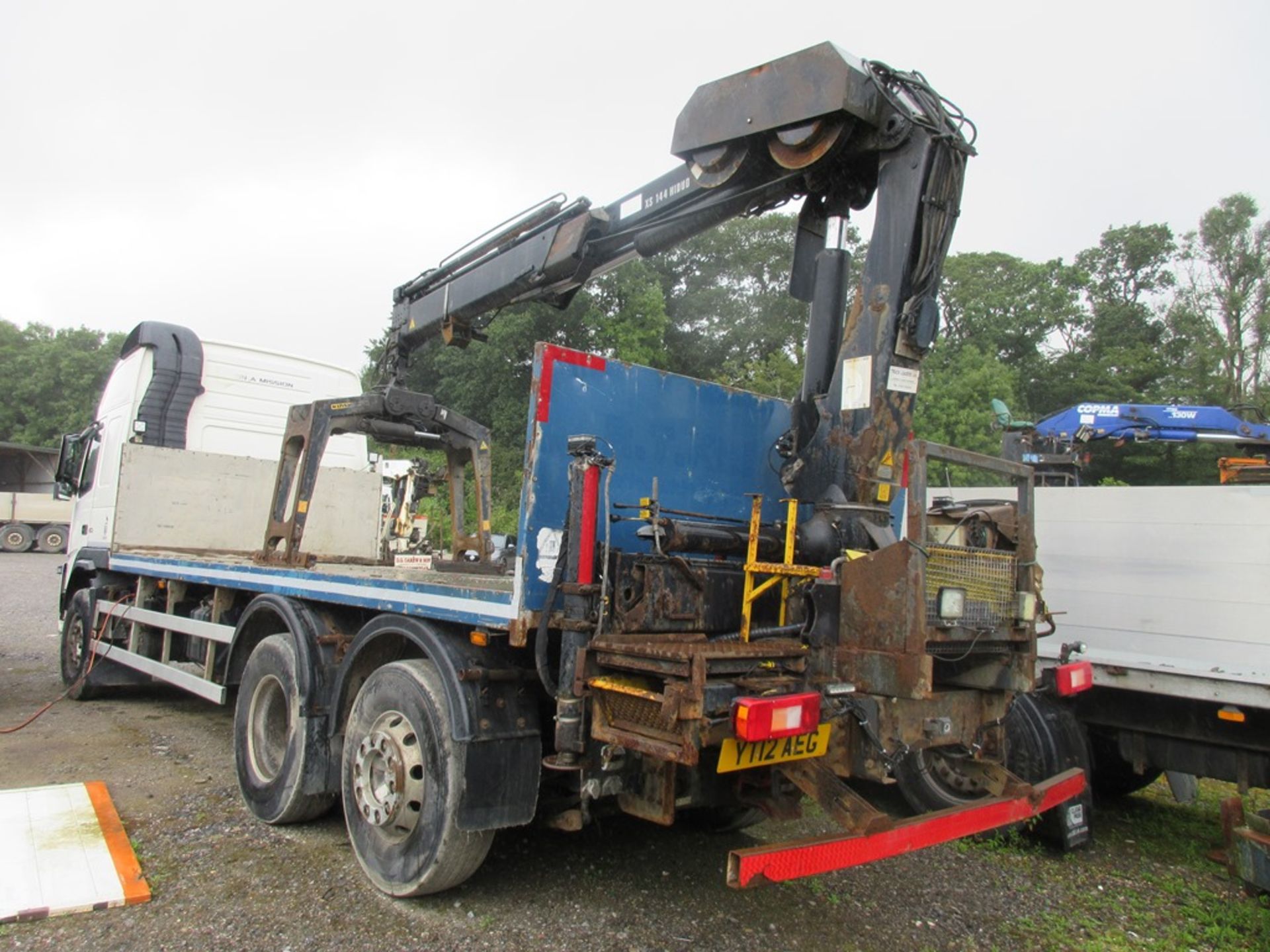 Volvo FM 450 6 x 2 rear lift/rear steer flat bed lorry, 10,837cc, gross weight 26,000kg - Image 3 of 23