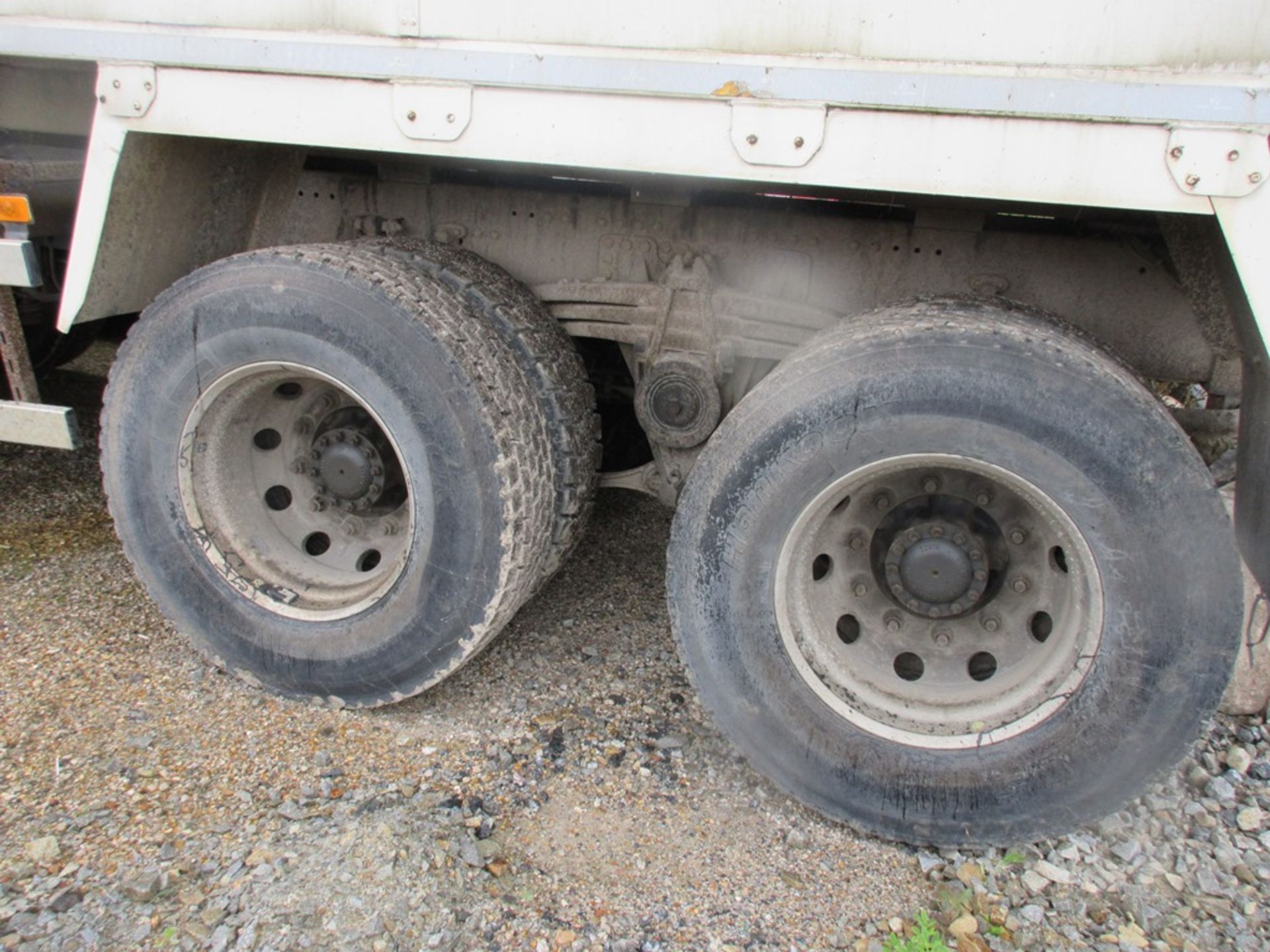 Volvo FM410 8 x 4 tipper lorry, 10,837cc, gross weight 32,000kg Registration: KX17 MXT Tachograph - Image 14 of 28