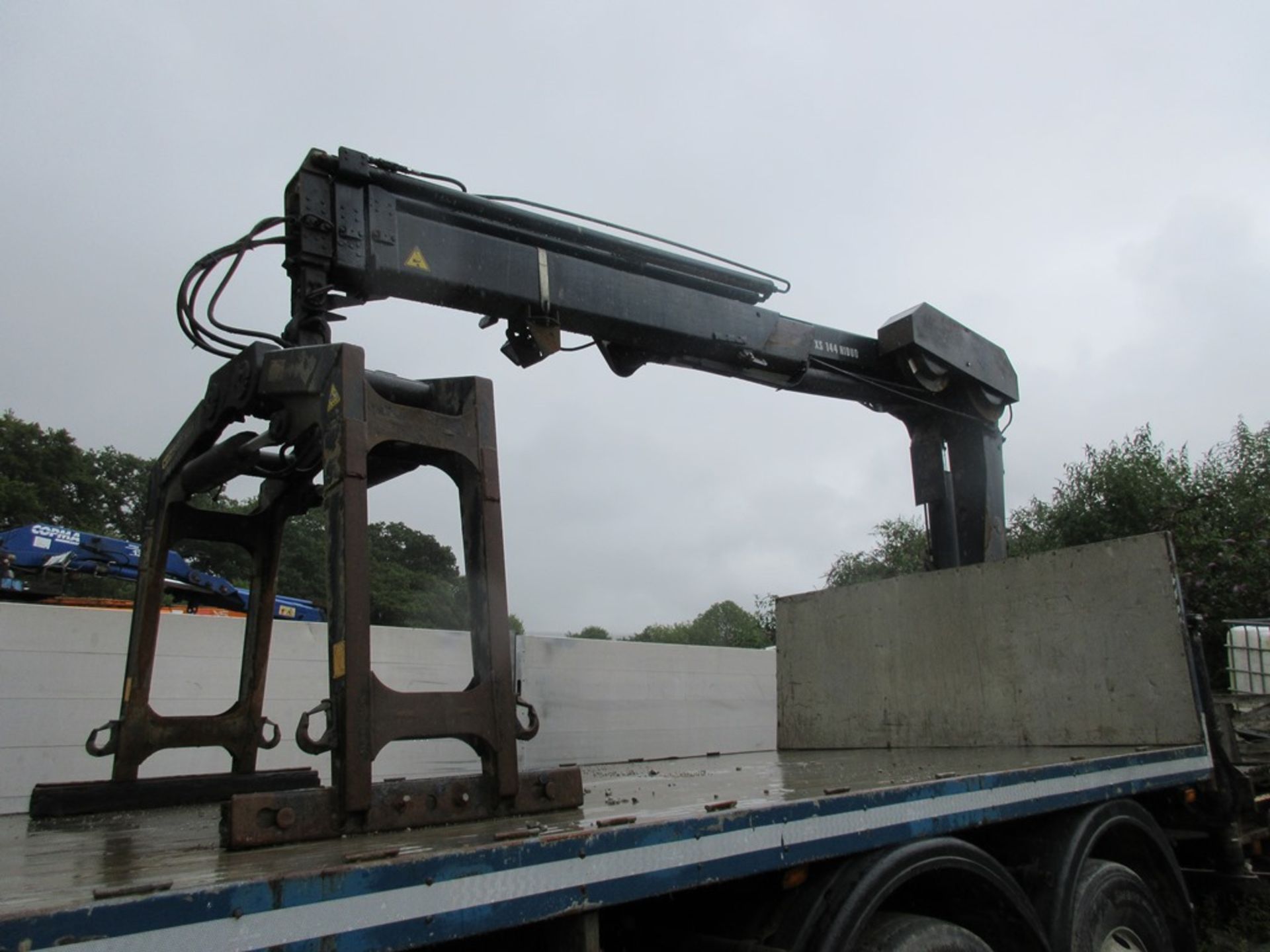 Volvo FM 450 6 x 2 rear lift/rear steer flat bed lorry, 10,837cc, gross weight 26,000kg - Image 10 of 23