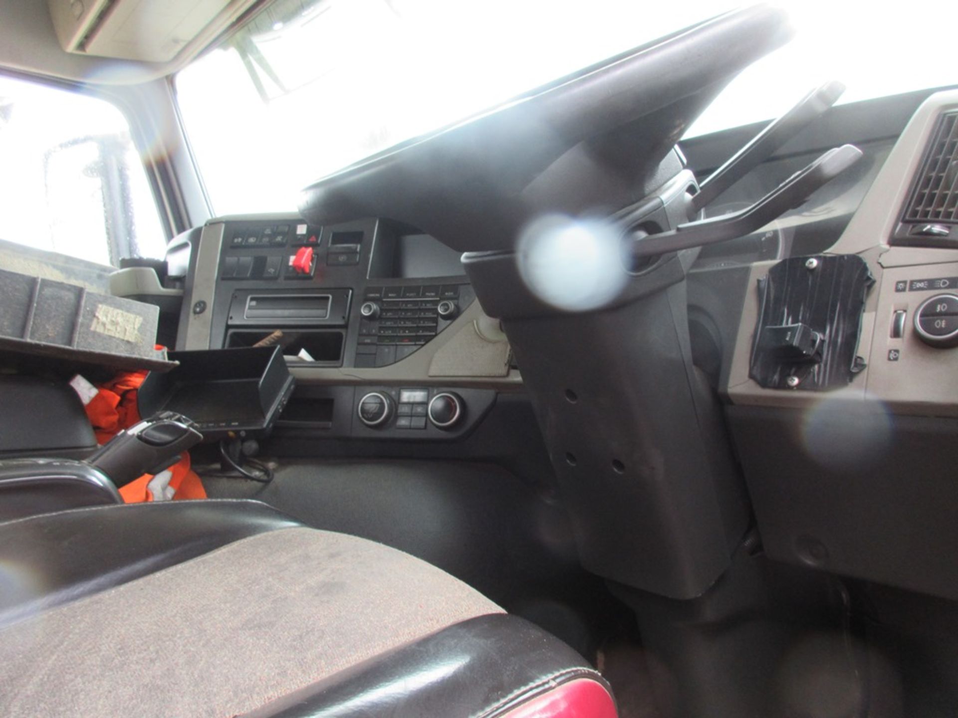 Volvo FM410 8 x 4 tipper lorry, 10,837cc, gross weight 32,000kg Registration: KX17 MXT Tachograph - Image 20 of 28