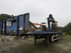 Monrtacon tri-axle 40 ft flat bed trailer (2008) with COPMA 130W mid mounted crane with power pack