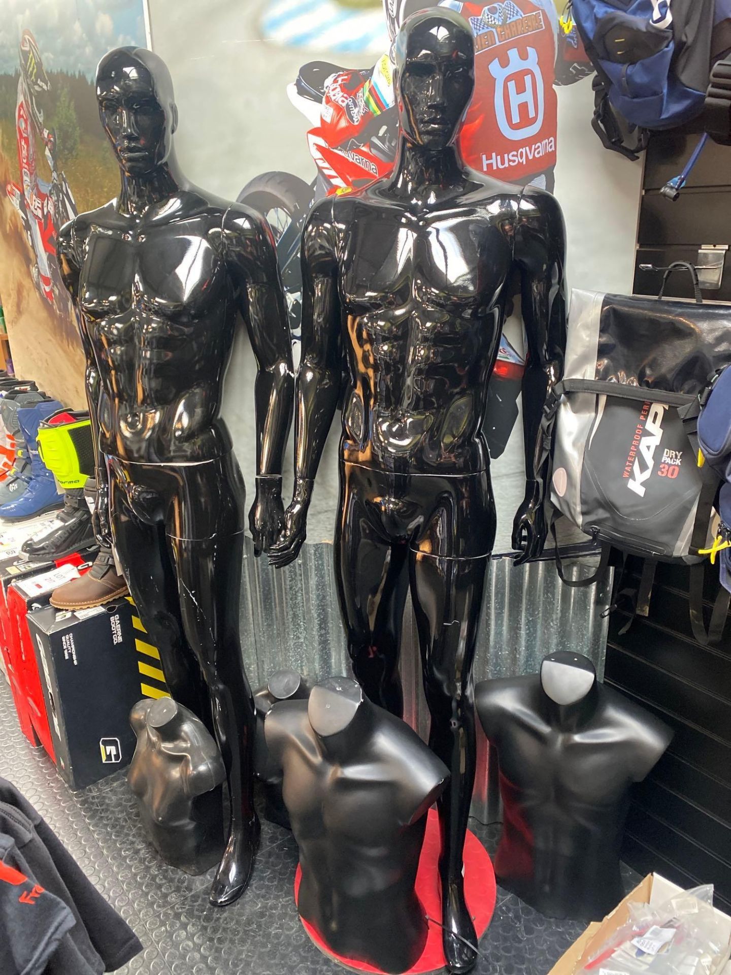 6 various mannequin displays as lotted - Image 2 of 4