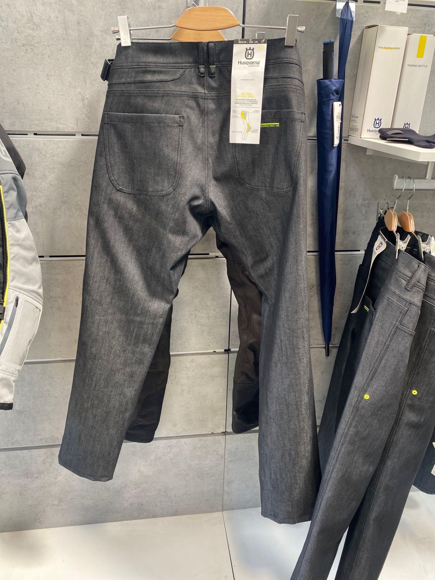 Husqvarna Revit progress jeans size XL waist, 36 length, 34 regular fit, RRP £208.19 - Bild 2 aus 4