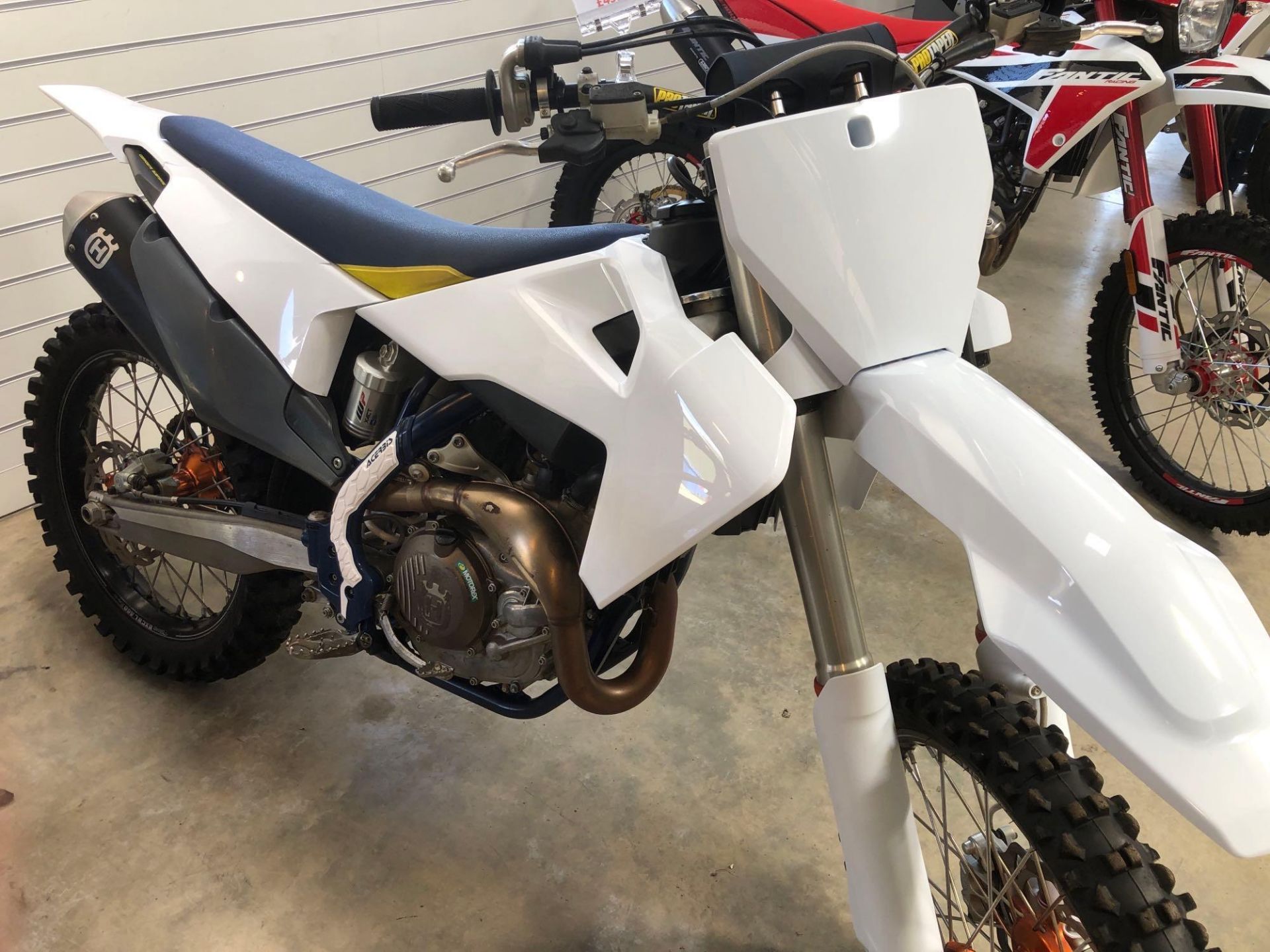 Husqvarna FC450 Motocross Bike (2021) with 38.2 recorded hours, RRP £4000 Please note: This lot,