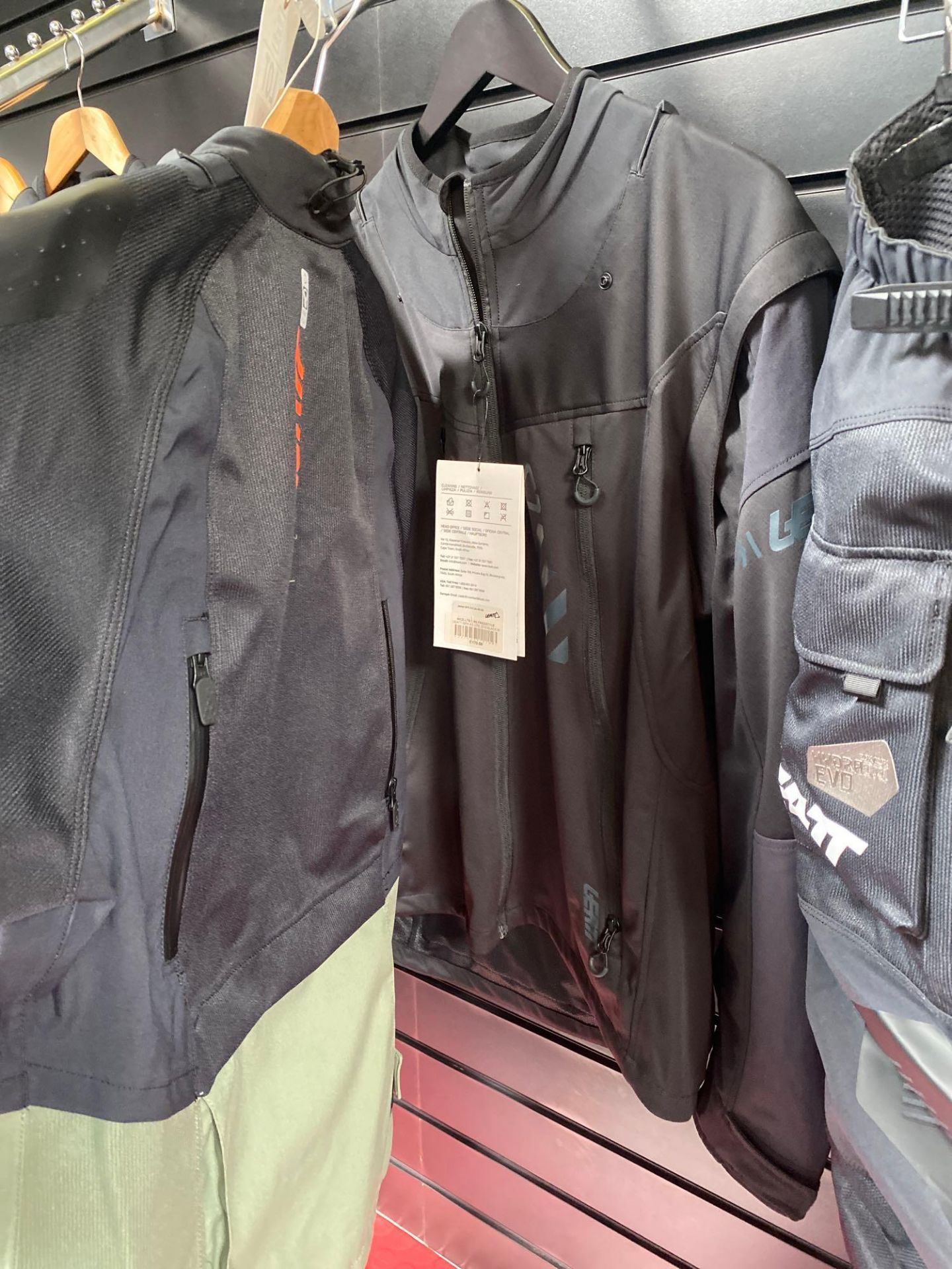 4 Leatt motorbike jackets, and one pair of Leatt protective motorbike trousers - Image 3 of 4