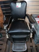La Reine London Black leather upholstered hydraulic salon chair (Located: Billericay)