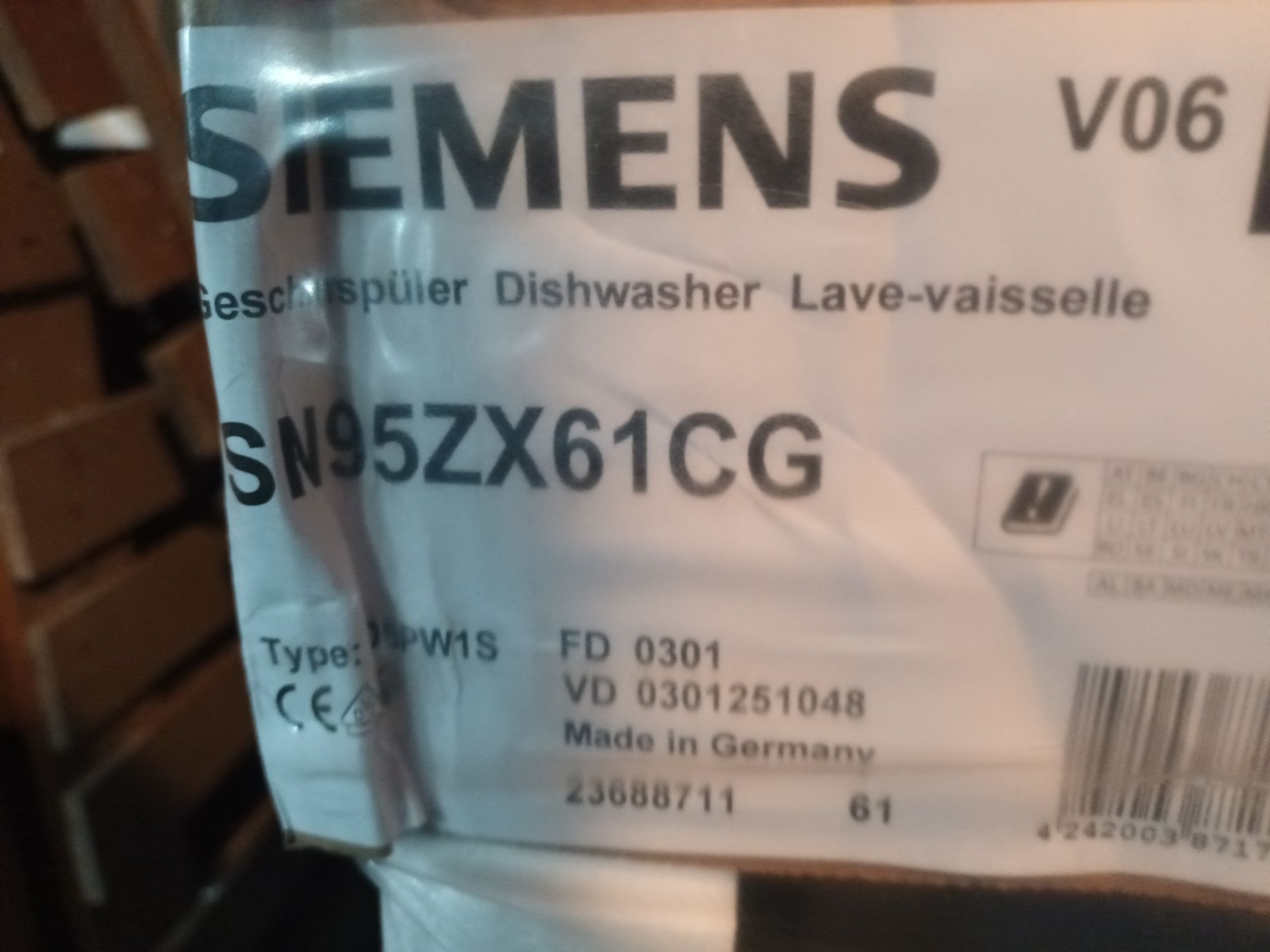 Siemens SN95ZX61CG Type SD6PW1S dishwasher (boxed & sealed) (Located: Billericay) - Image 2 of 3