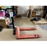 Pallet trucks (2000kg) (located on the top of mezzanine floor)