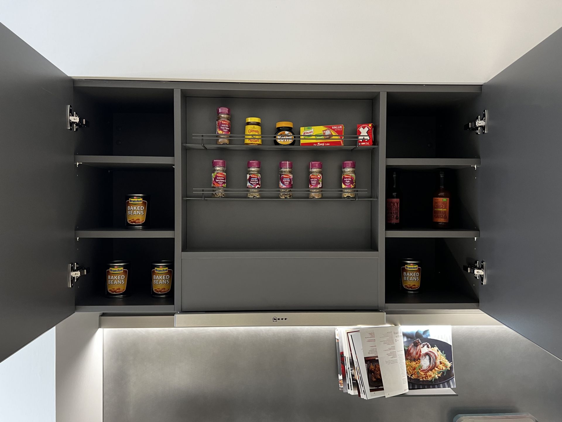 "Forty/Thirty" white and gun-metal grey display kitchen with blanco sink (not including Neff - Image 5 of 13