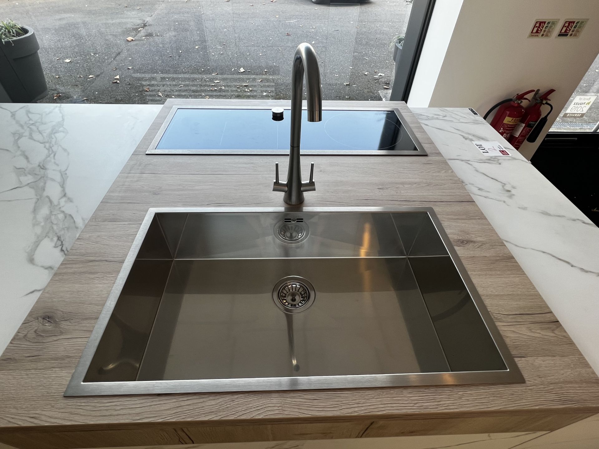 "The 8000" NeoLith display kitchen, marble/light wood effect. To include Blanco sink, retail price - Bild 6 aus 11