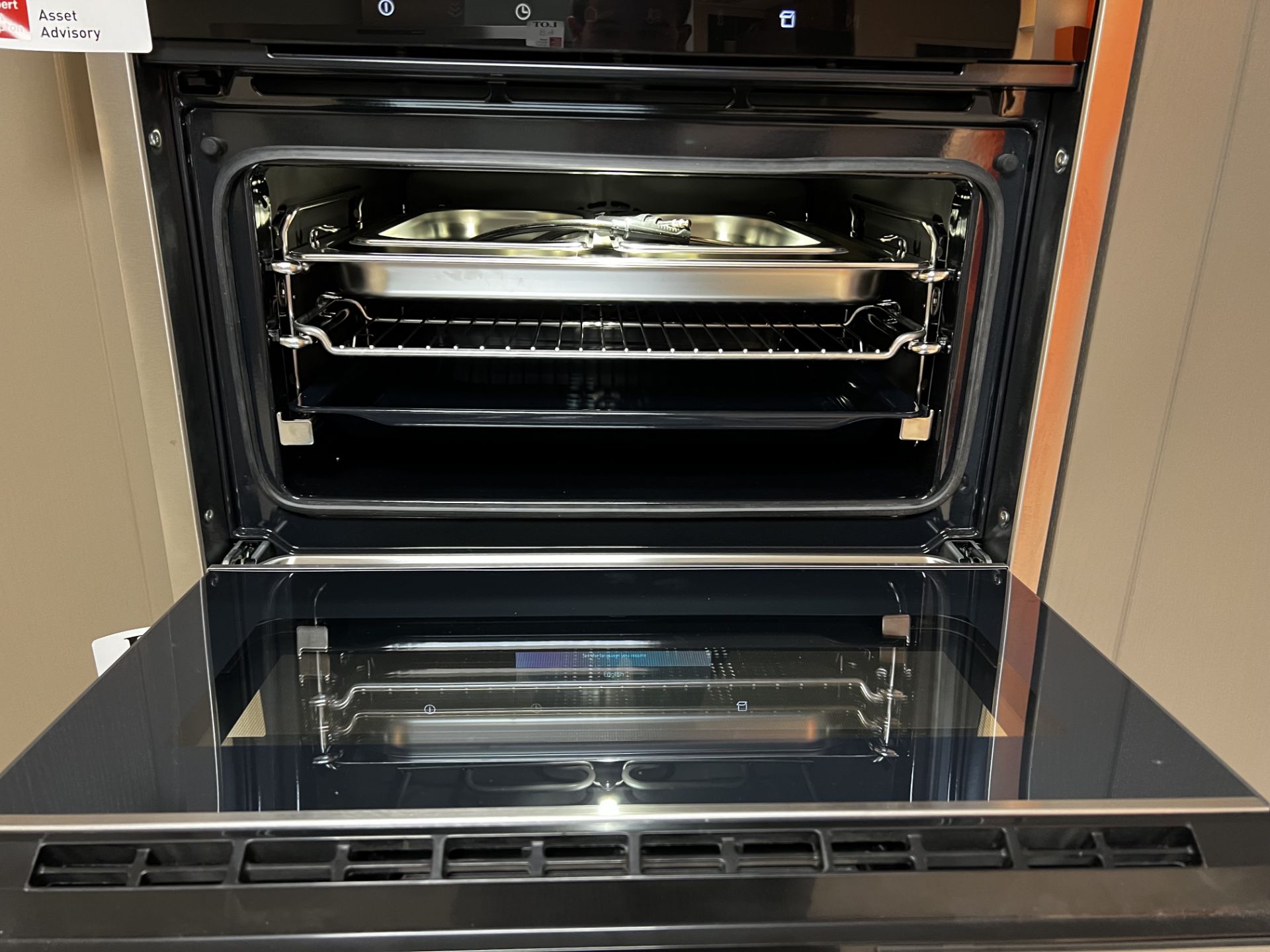 Neff 3 shelf built in oven/grill - Image 4 of 6