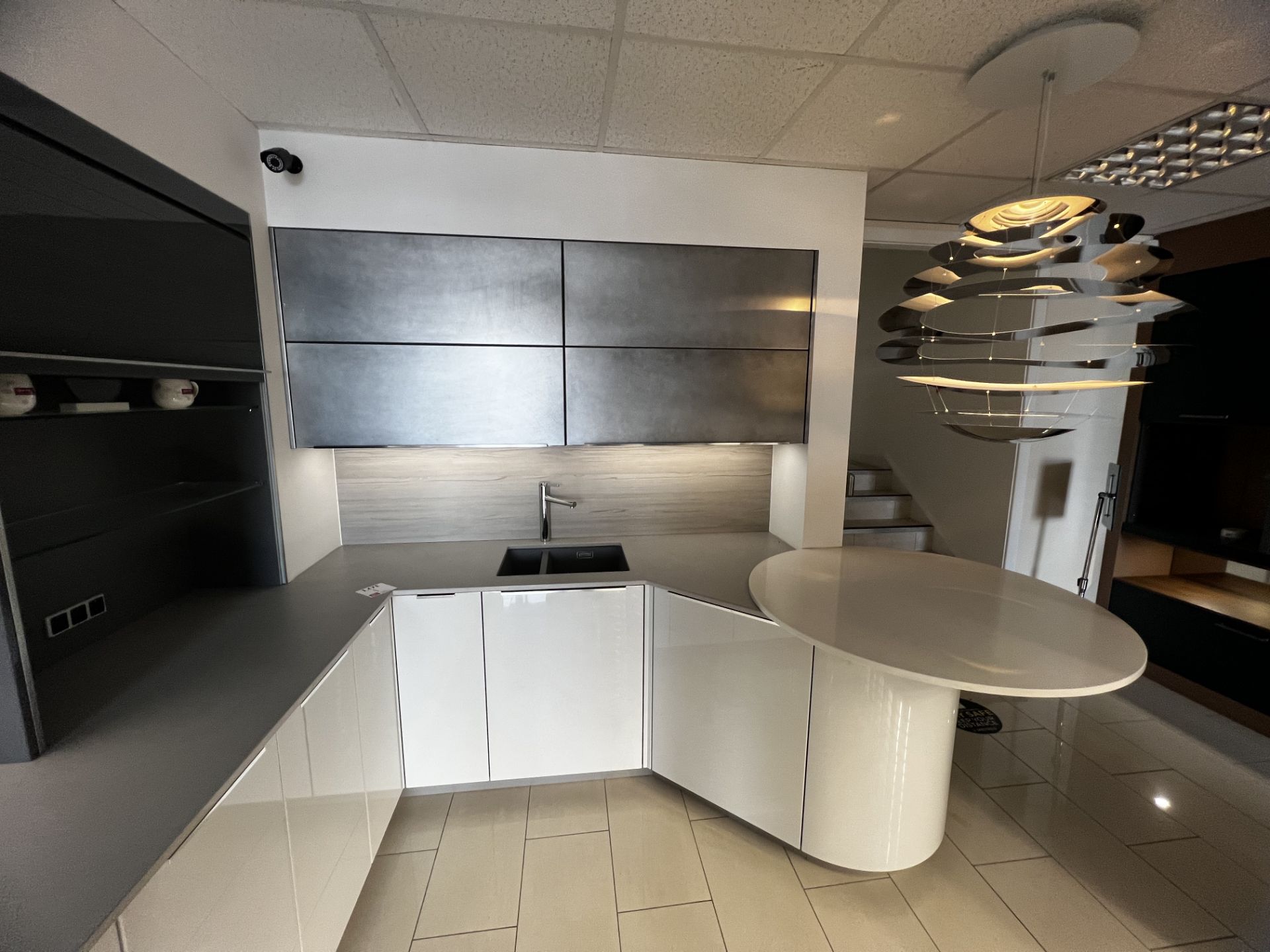 "Forty/Thirty" white and gun-metal grey display kitchen with blanco sink (not including Neff - Image 9 of 13