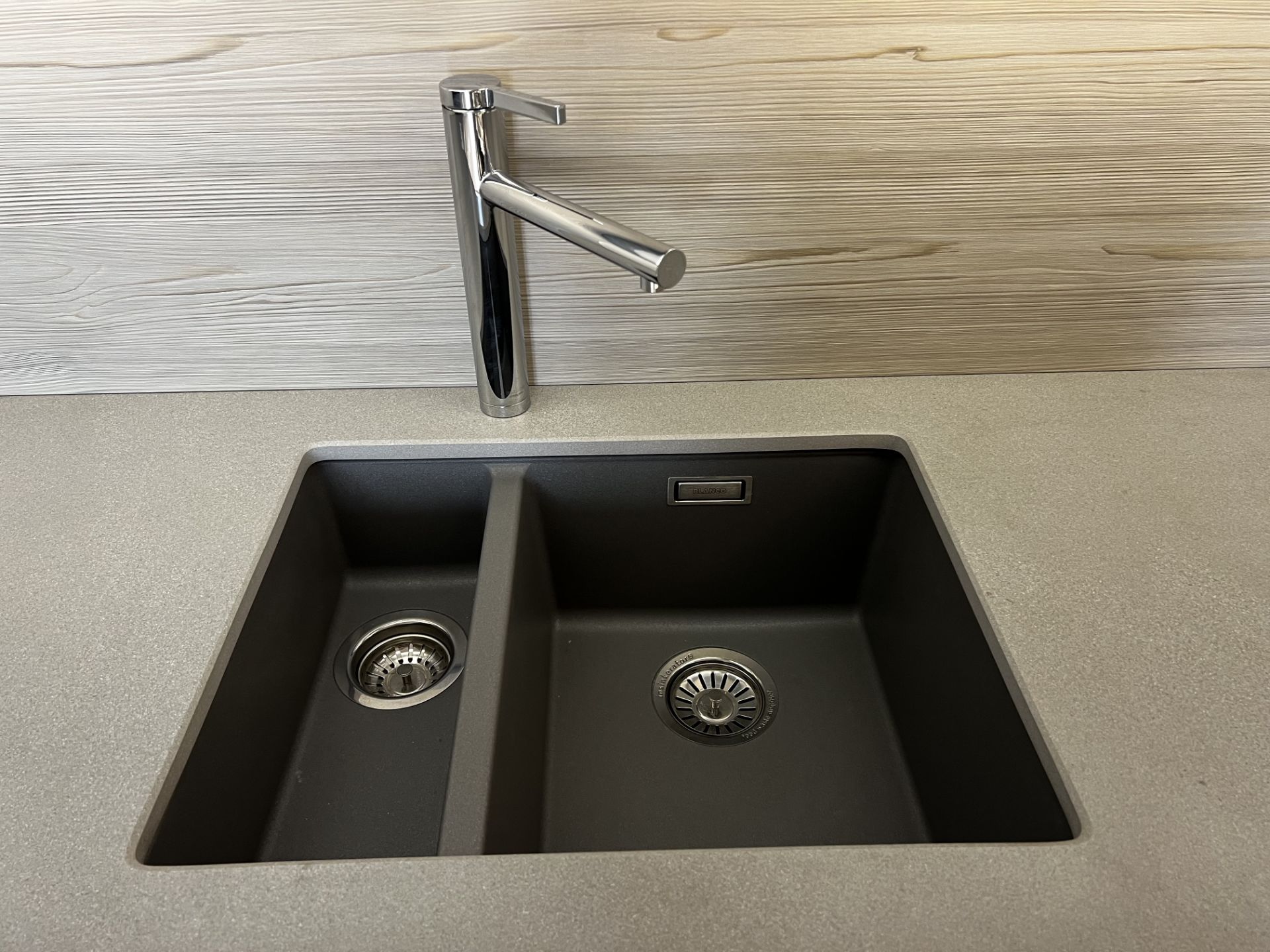 "Forty/Thirty" white and gun-metal grey display kitchen with blanco sink (not including Neff - Image 12 of 13