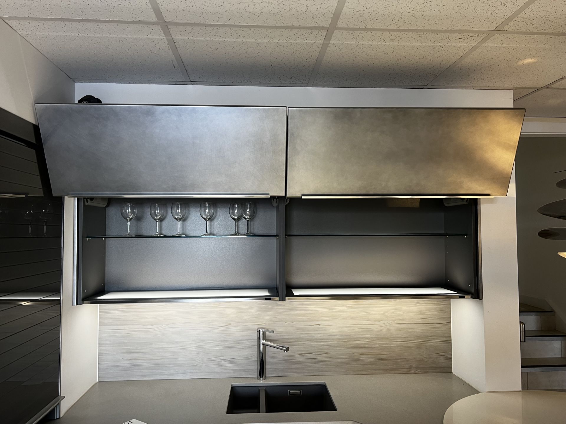 "Forty/Thirty" white and gun-metal grey display kitchen with blanco sink (not including Neff - Image 11 of 13