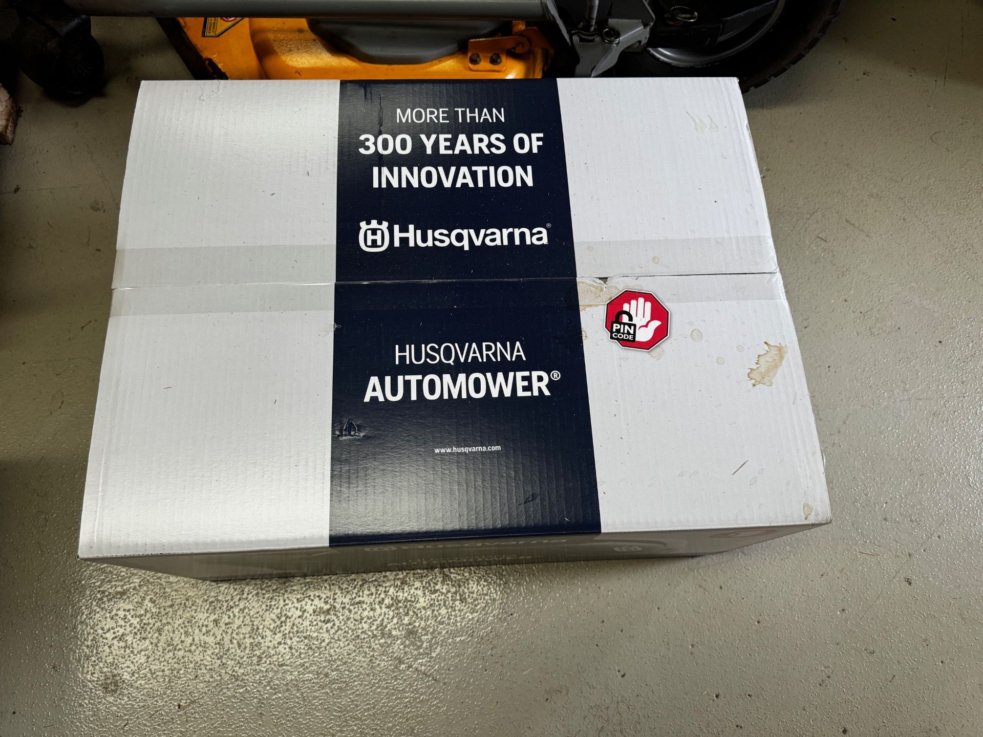 Husqvarna Automower, model no. AM310 Mk II, serial no. 222802414 - Image 3 of 4