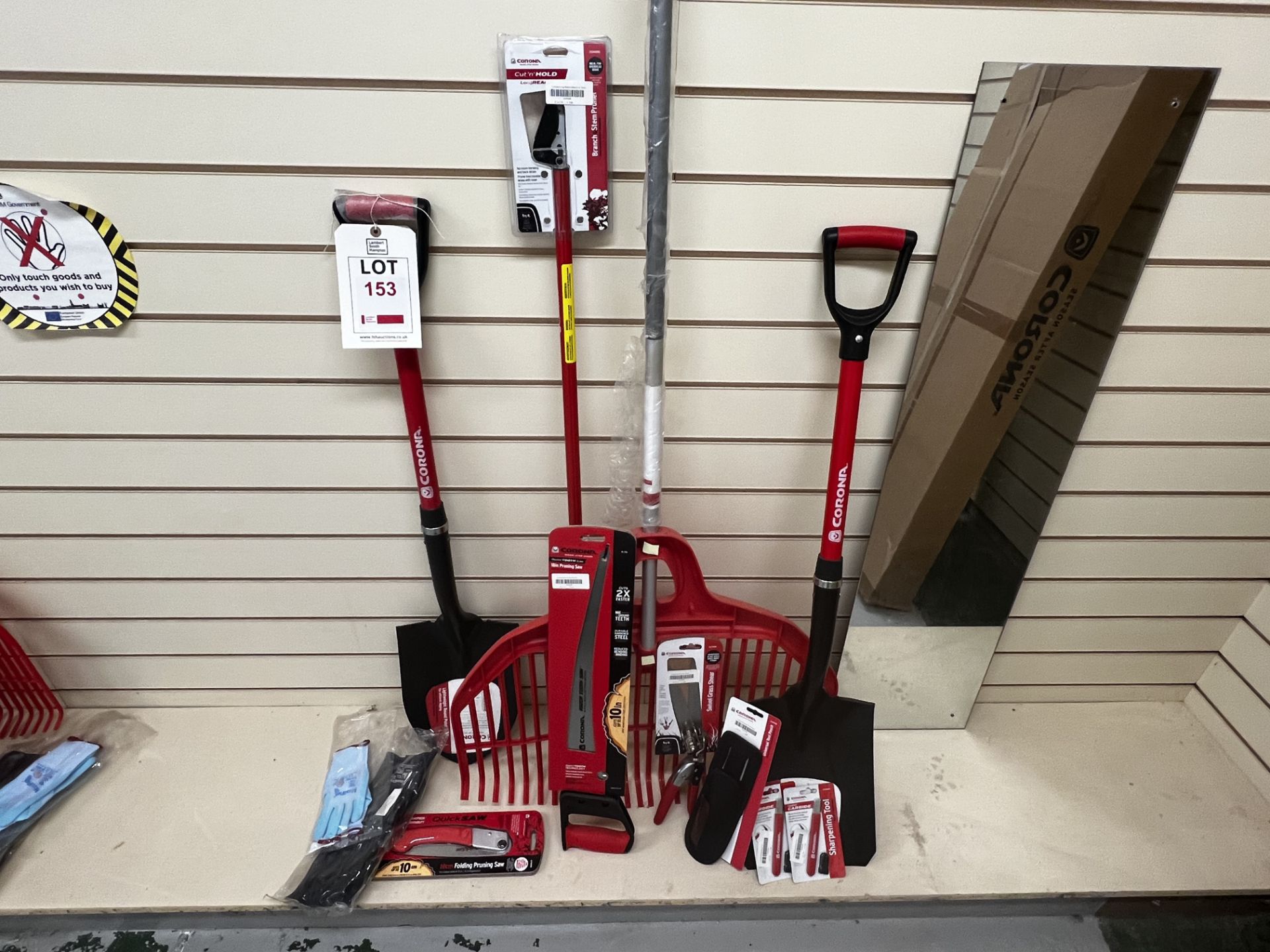 Set of Corona gardening equipment to include spade, shovel, leaf rake, pruning saw, long reach - Image 2 of 4