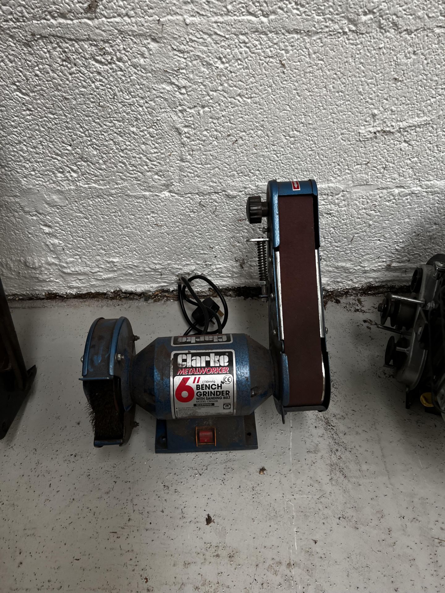 Titan 9 speed SF16N-9 pillar drill, Clarke 6" bench grinder (This lot is located in Plympton) - Image 2 of 5