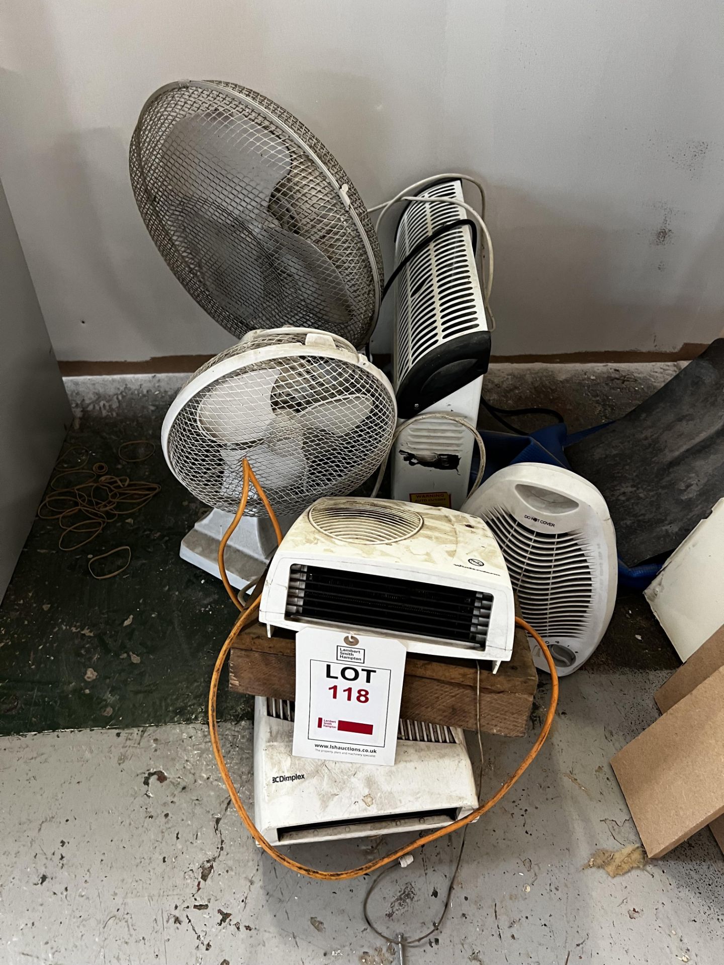 Four heater/fans, two fans (this lot is located at Portreath)