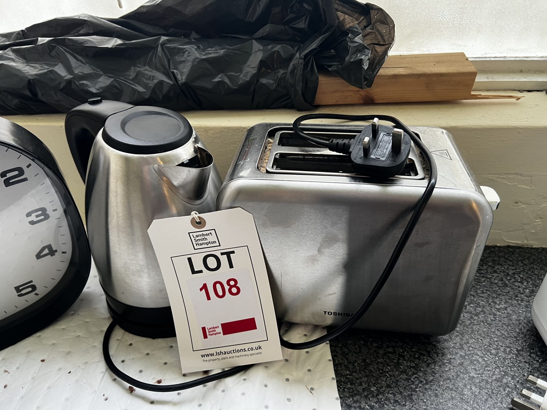 Kettle, toaster and clock (this lot is located at Portreath) - Image 3 of 4