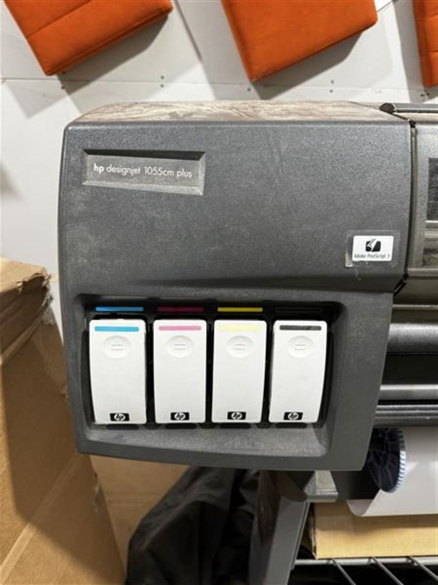 HP Designjet 1055cm Plus printer with paper rolls - Image 3 of 6