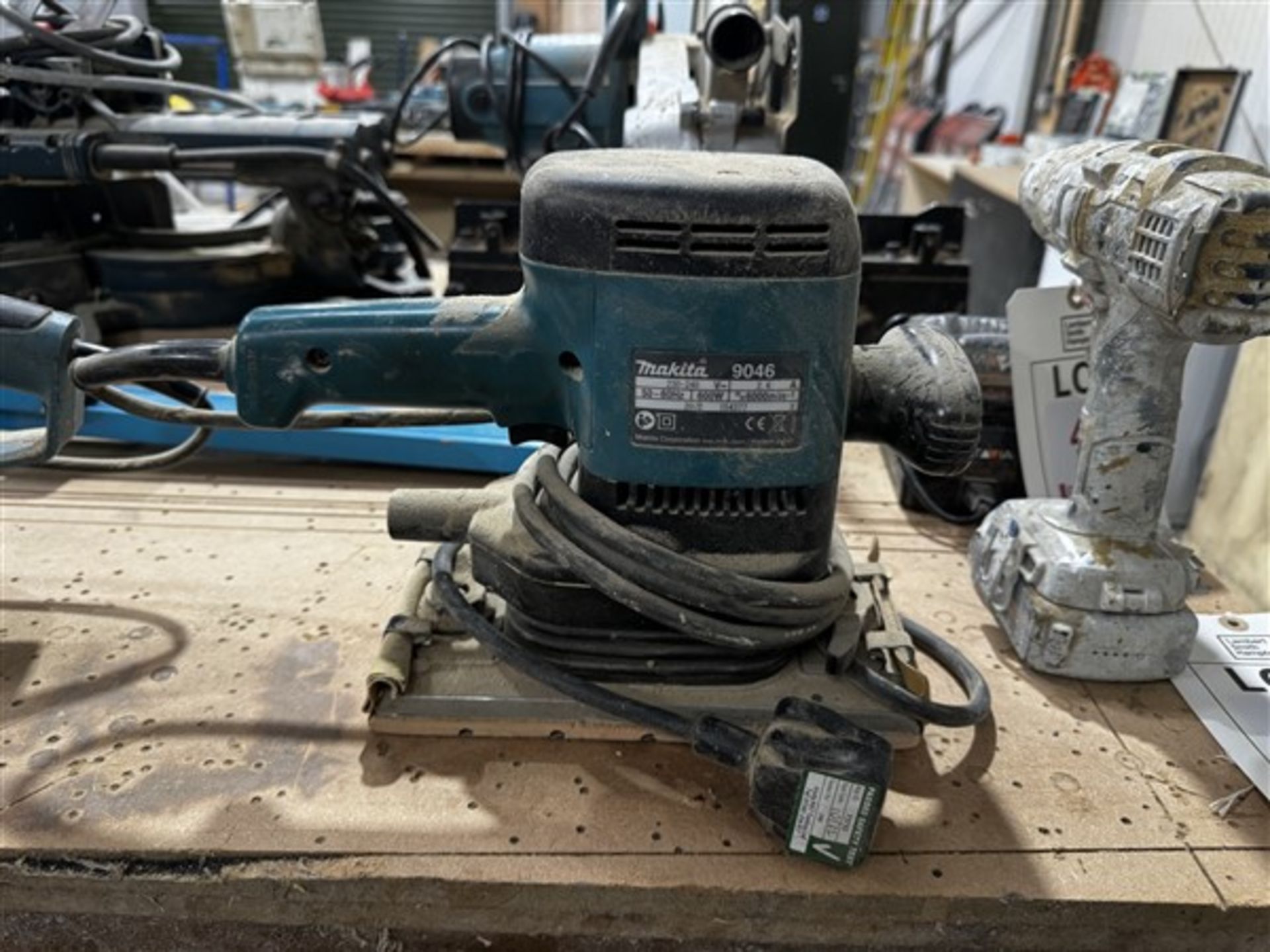 Makita 9046 orbital sander, year 2012