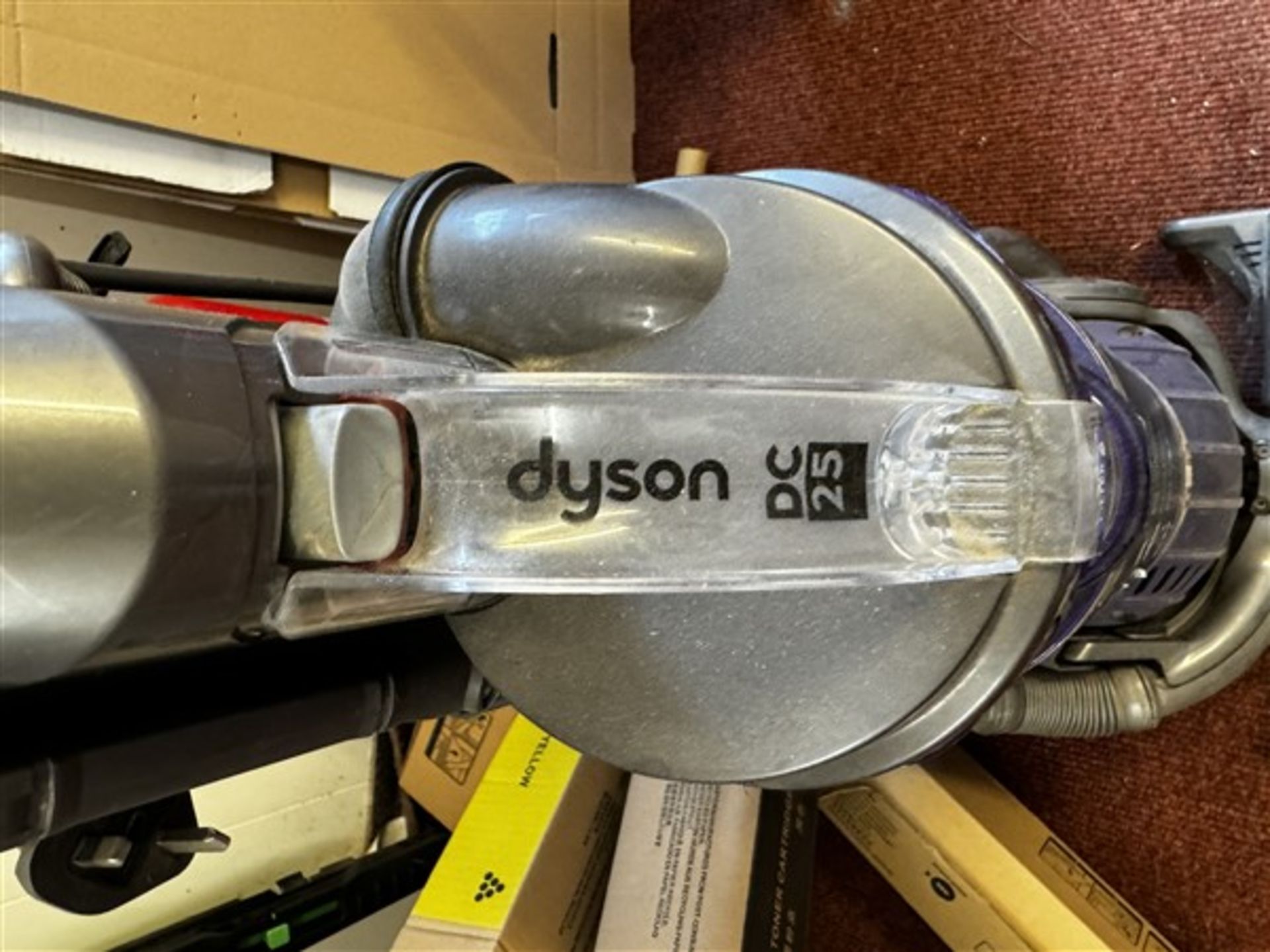 Dyson DC25 vacuum cleaner - Image 2 of 3