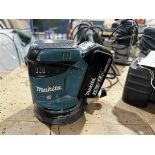Makita DBO180 orbit sander, year 10/2017 to include battery charger