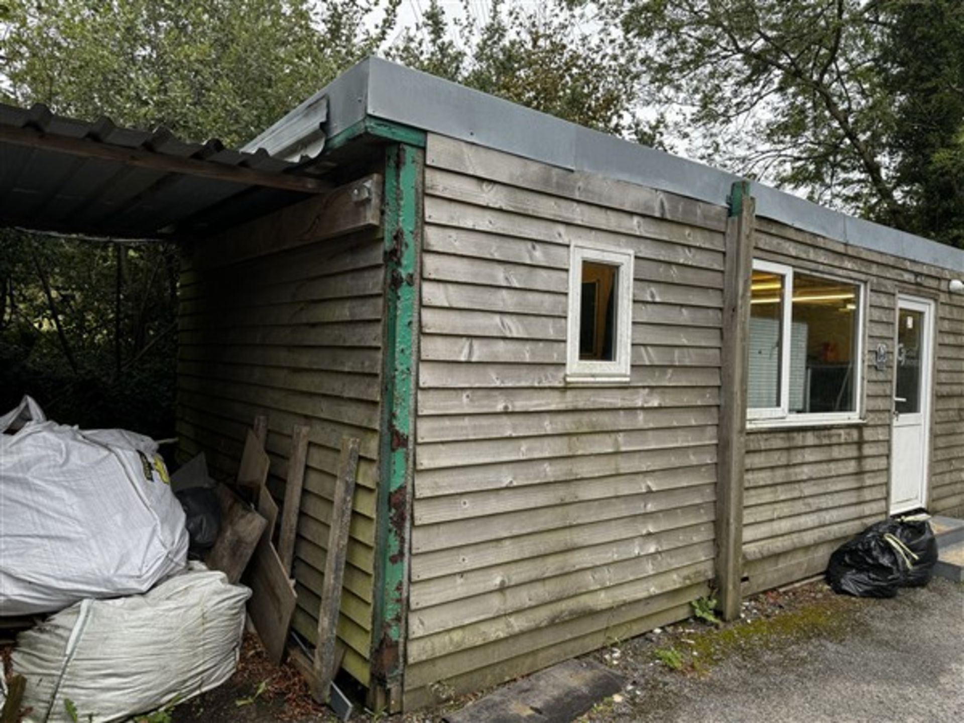 Mobile static office cabin, 10m x 3.8m (approx), over cladded, 2 doors, loose contents excluded ( - Image 3 of 16