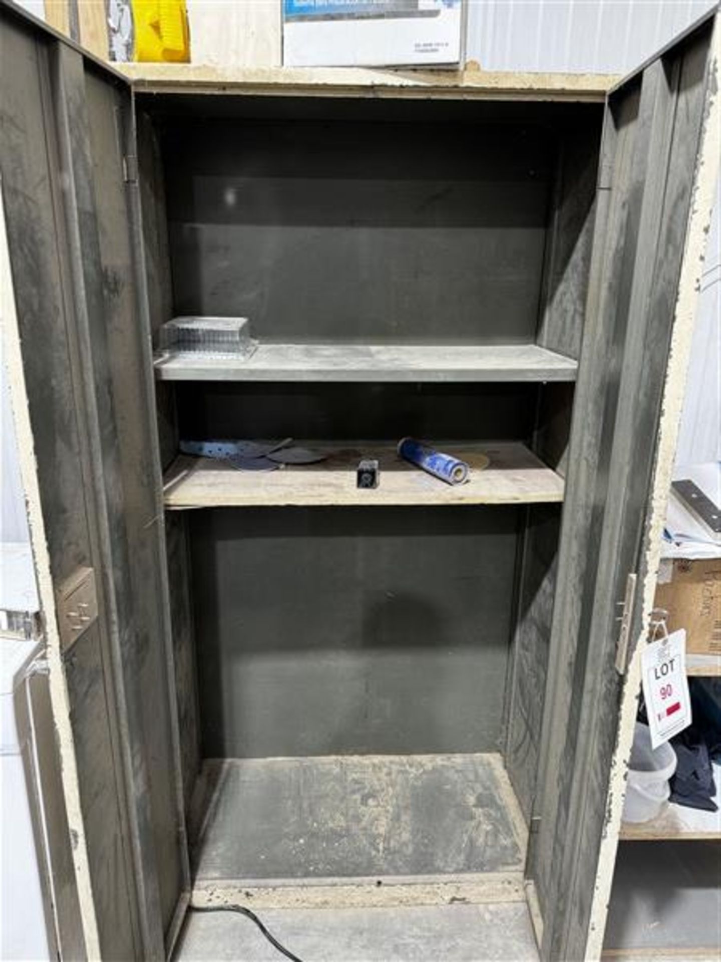 Double door metal storage cabinet height 1.8m x length 90cm x width 45cm - Image 2 of 3