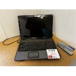 Compaq Presairio A900 laptop with charger